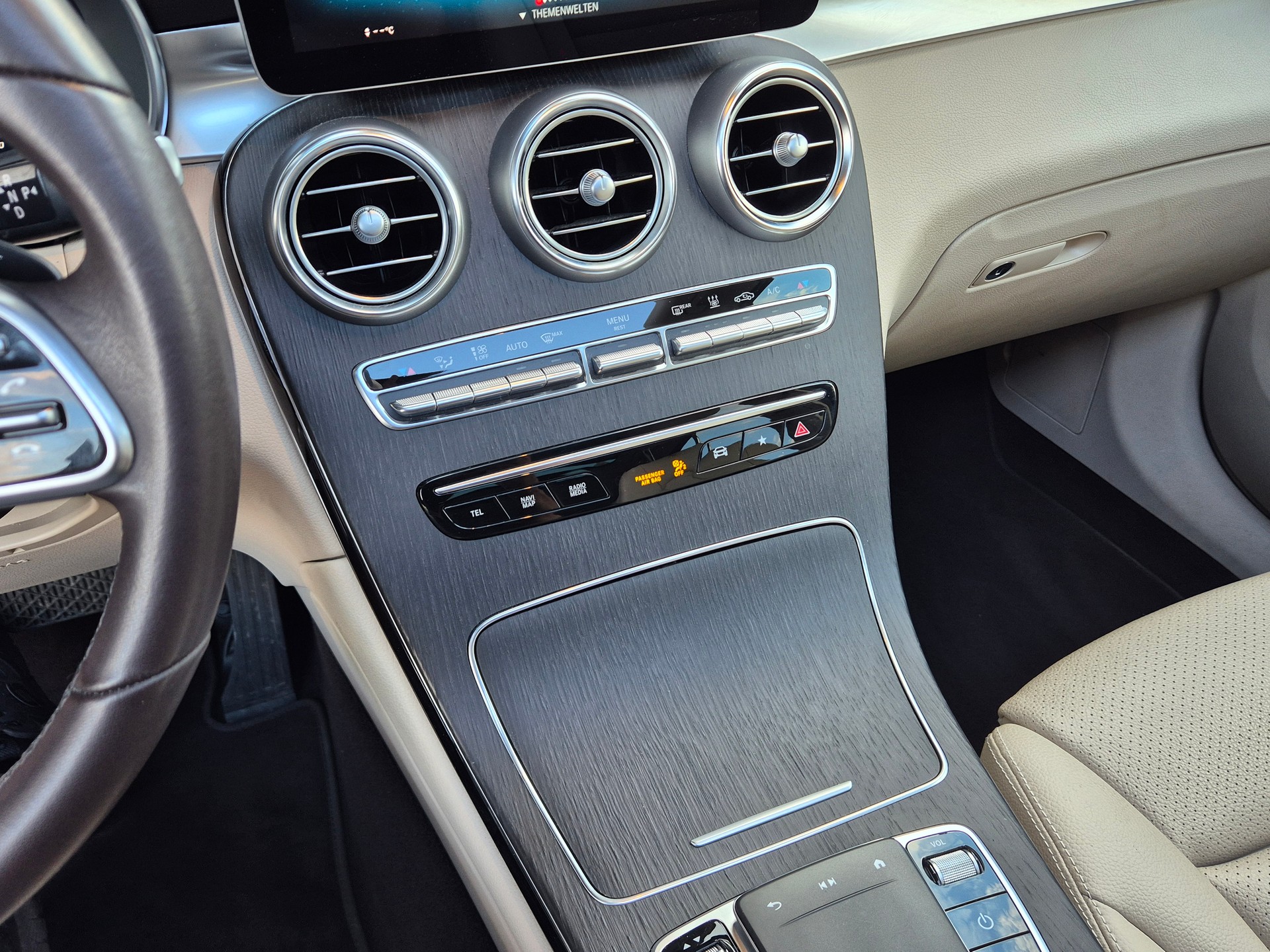 MERCEDES-BENZ GLC 300 e 4Matic 9G-Tronic-image-17