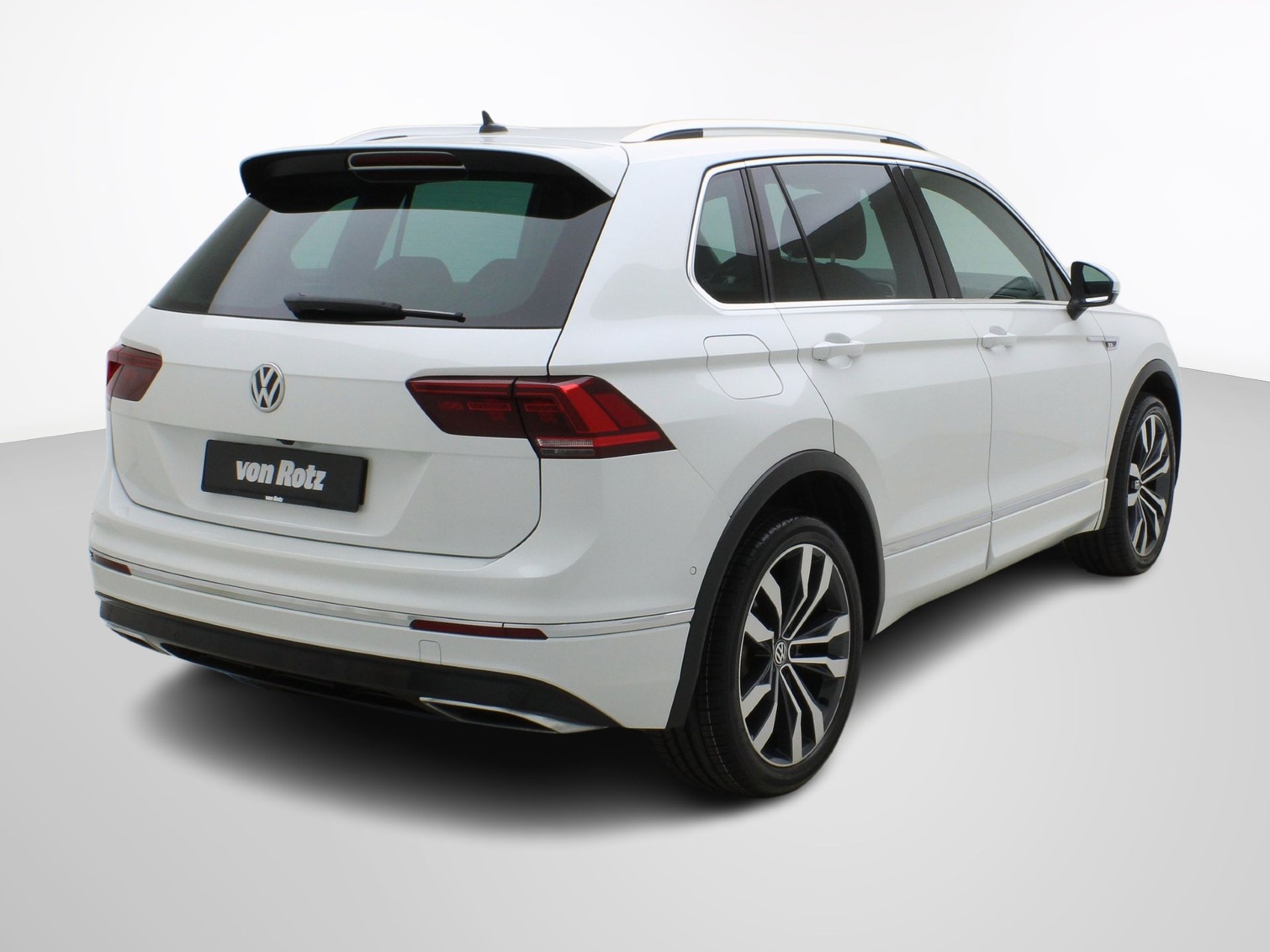VW Tiguan 2.0 TSI DSG R-Line 4Motion-image-4