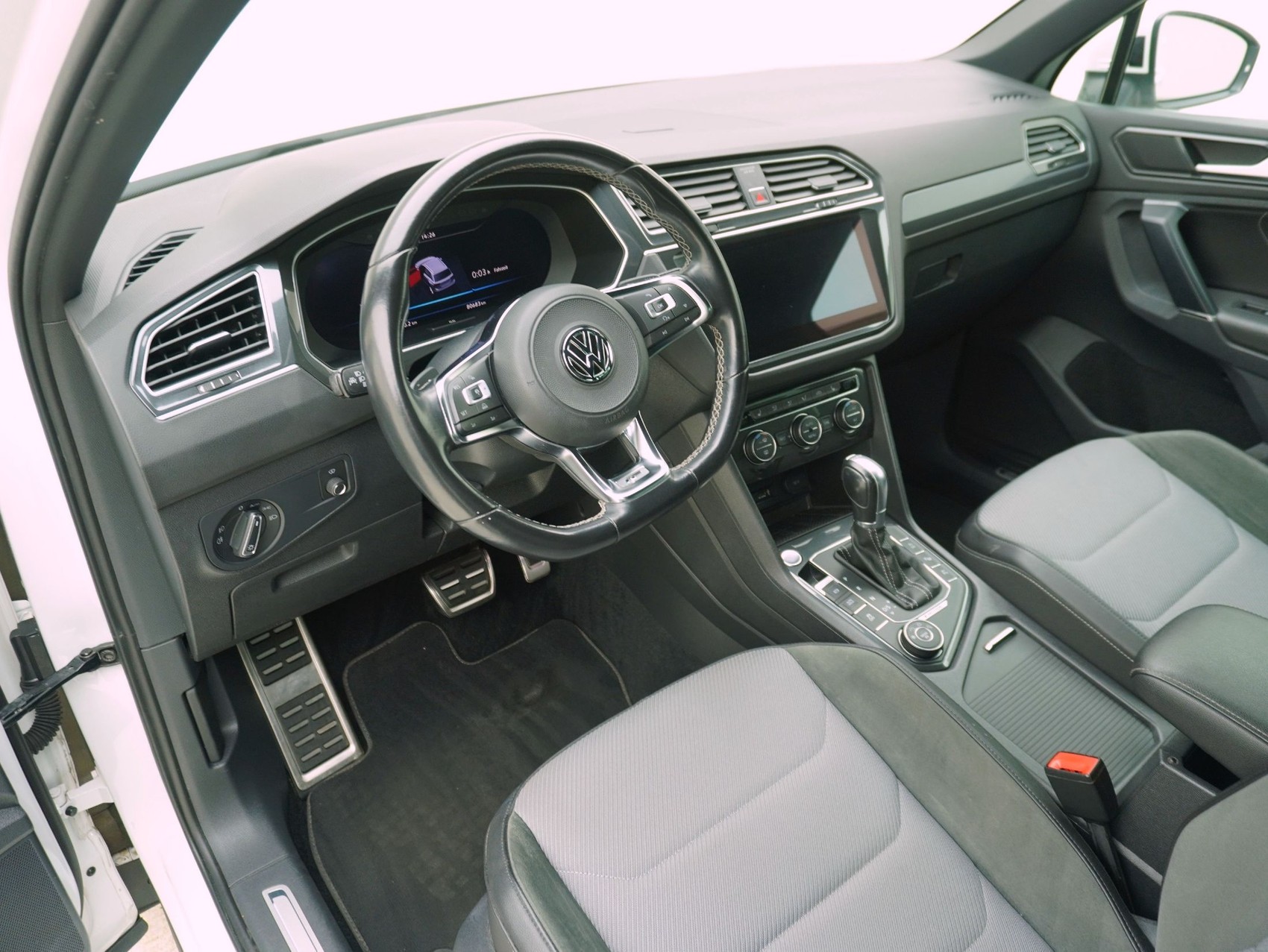 VW Tiguan 2.0 TSI DSG R-Line 4Motion-image-9