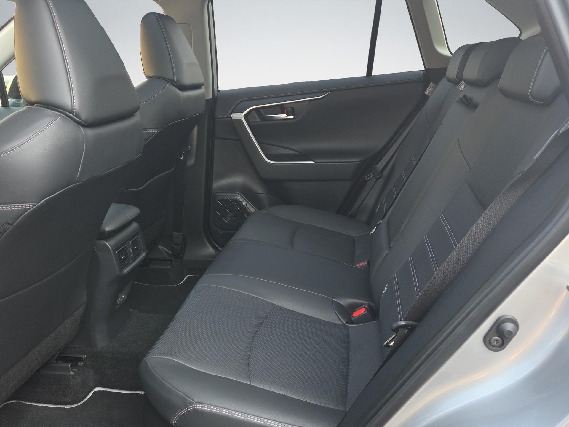 TOYOTA RAV4 2.5 HEV Premium-image-14