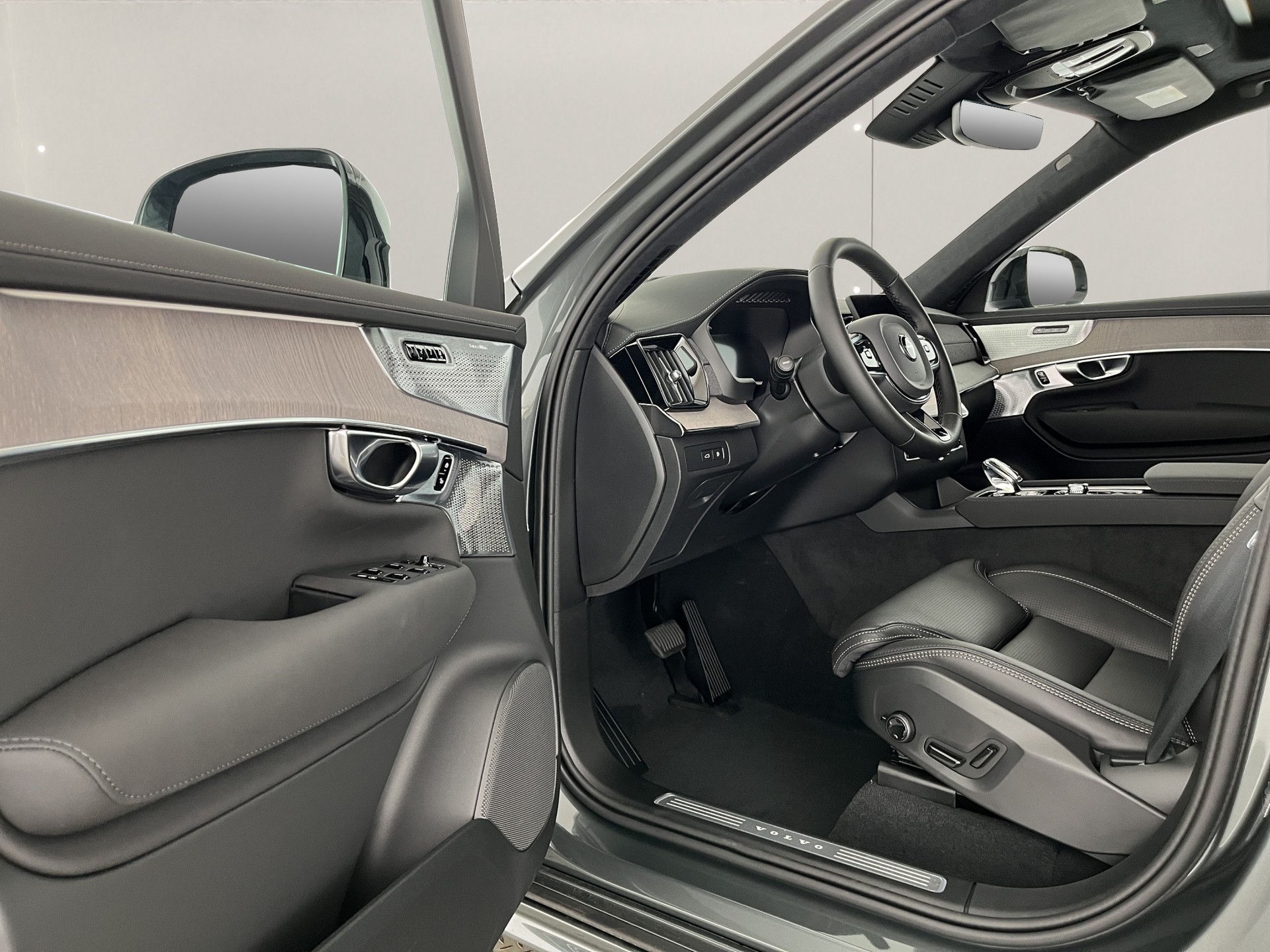 VOLVO XC90 2.0 T8 TE Ultra Dark eAWD-image-8