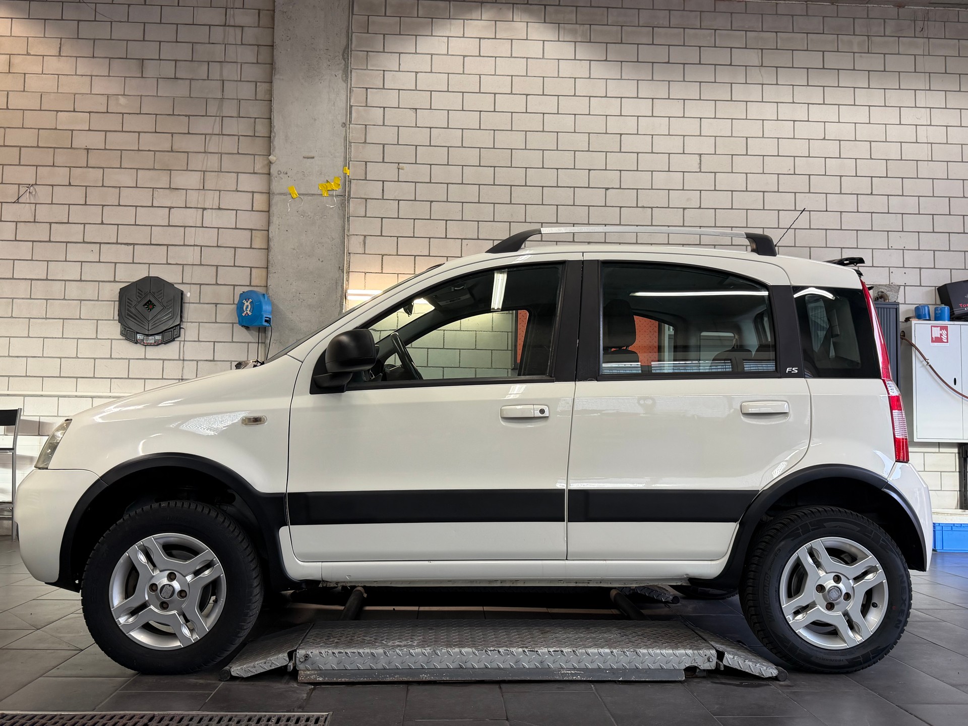 FIAT Panda 1.3 16V JTD Freestyle 4x4-image-9