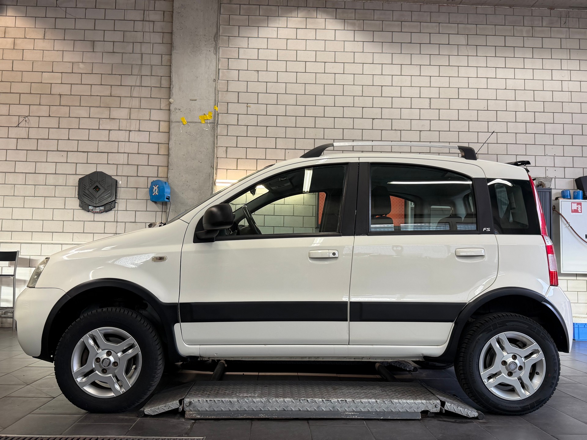 FIAT Panda 1.3 16V JTD Freestyle 4x4-image-10
