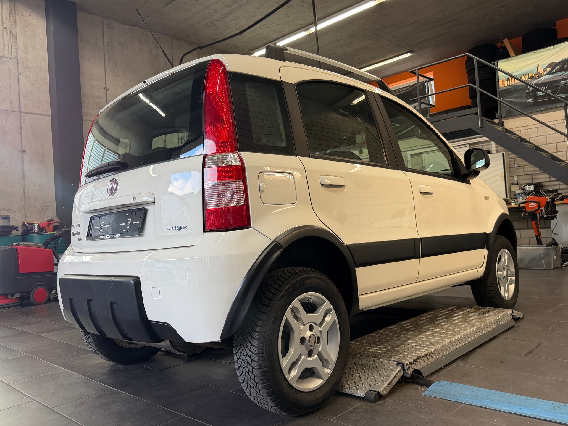 FIAT Panda 1.3 16V JTD Freestyle 4x4-image-5