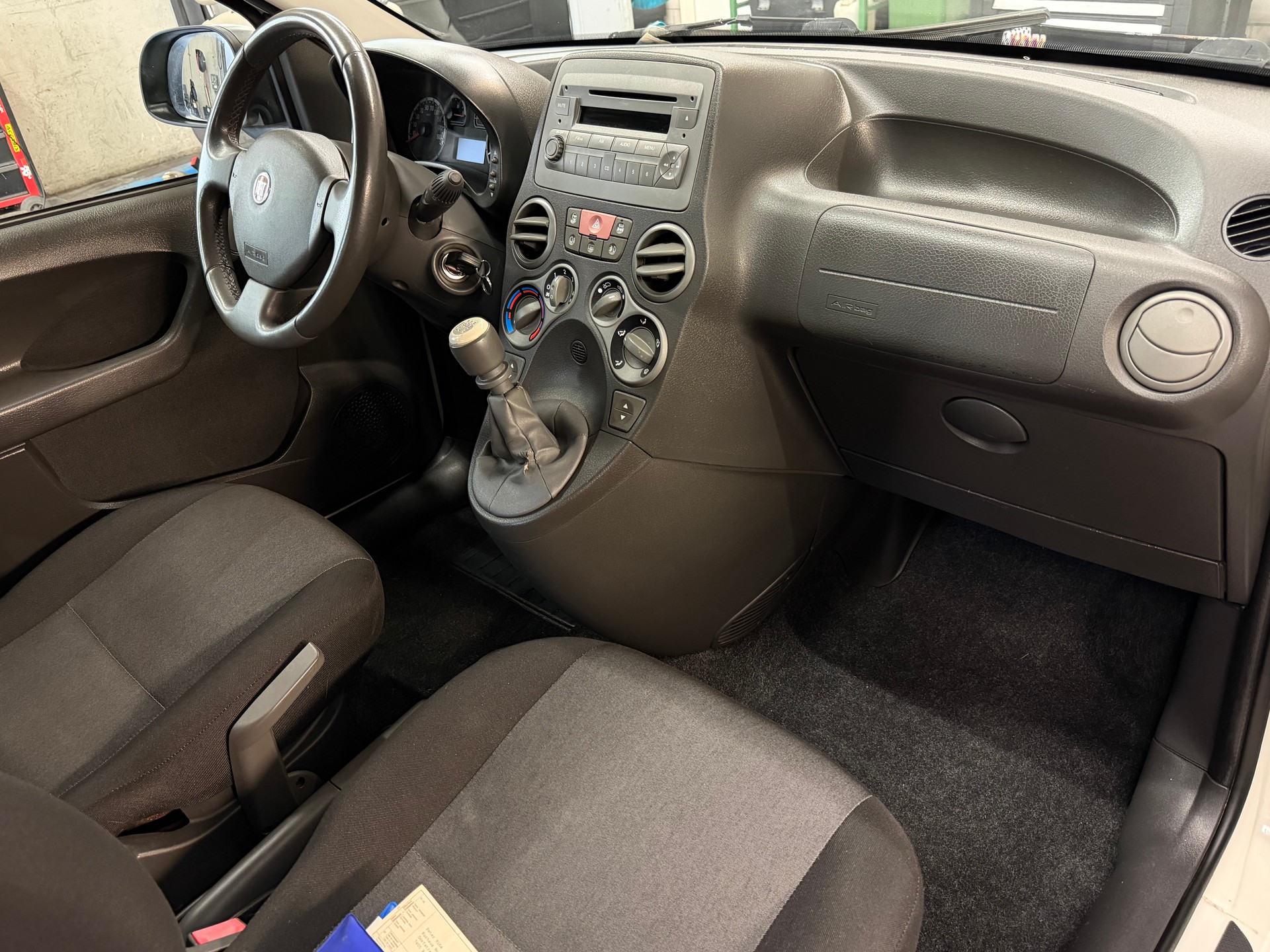 FIAT Panda 1.3 16V JTD Freestyle 4x4-image-14