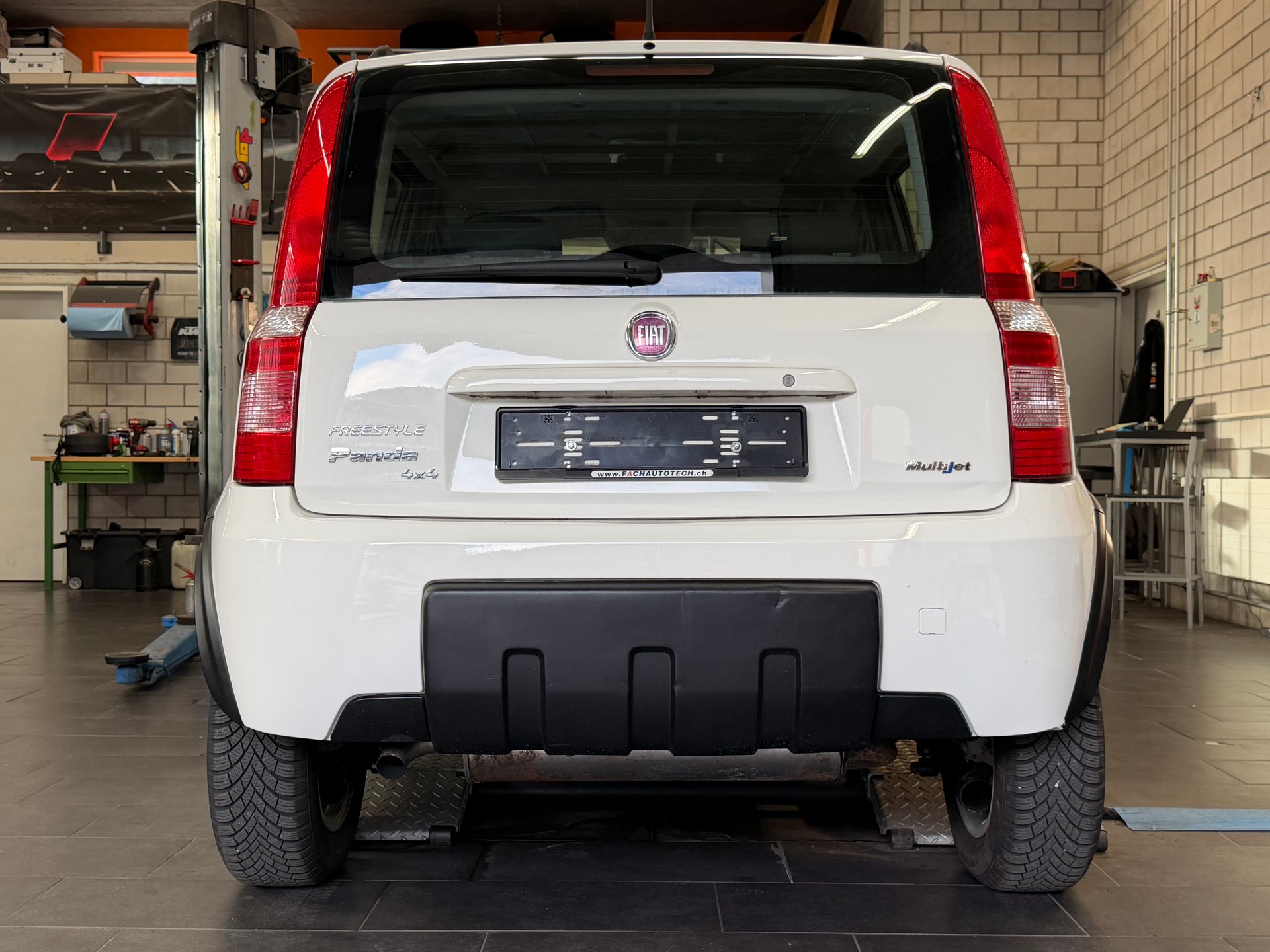 FIAT Panda 1.3 16V JTD Freestyle 4x4-image-4