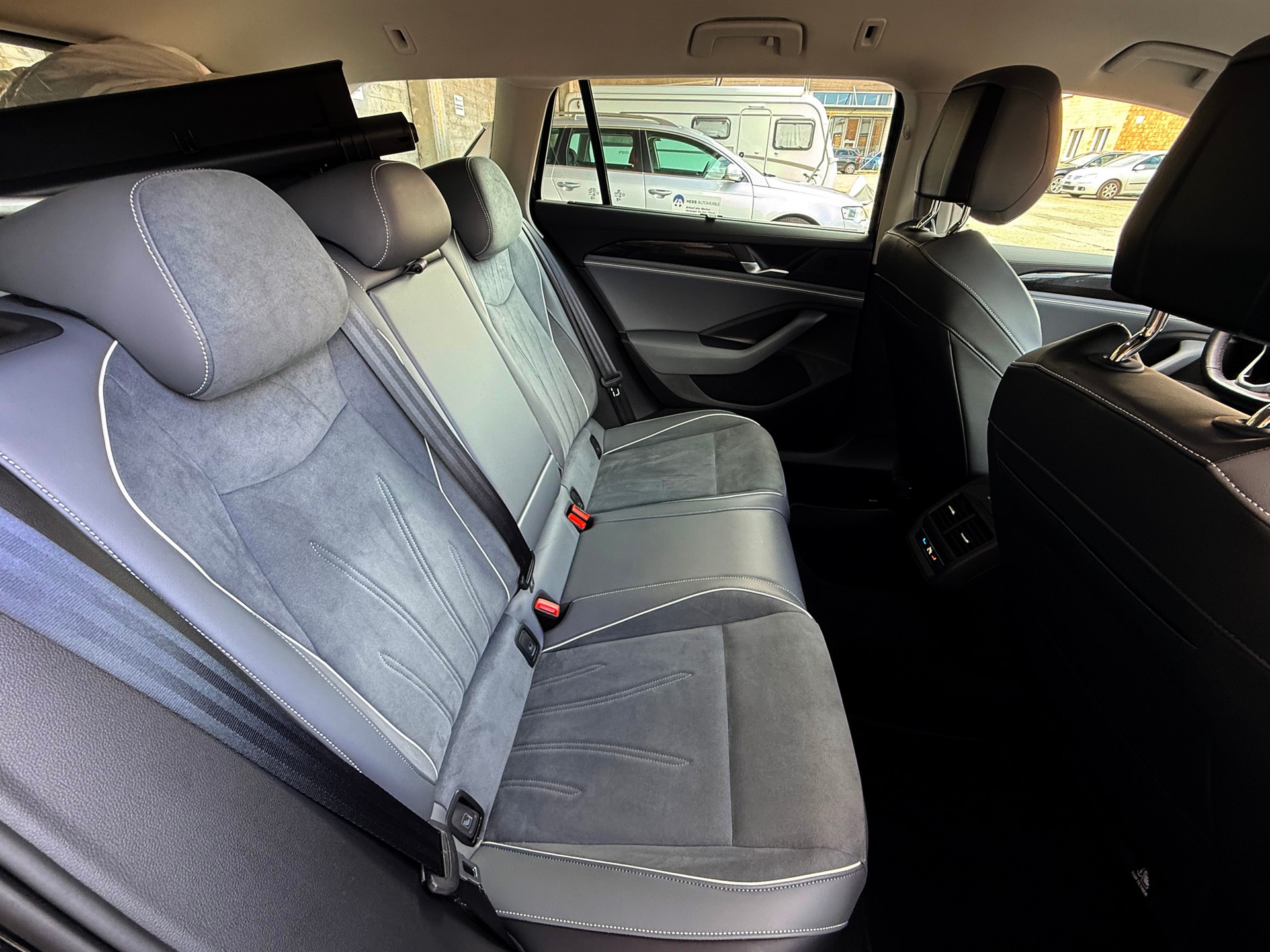 VW Passat Variant 1.5 eTSI evo2 Business DSG-image-19
