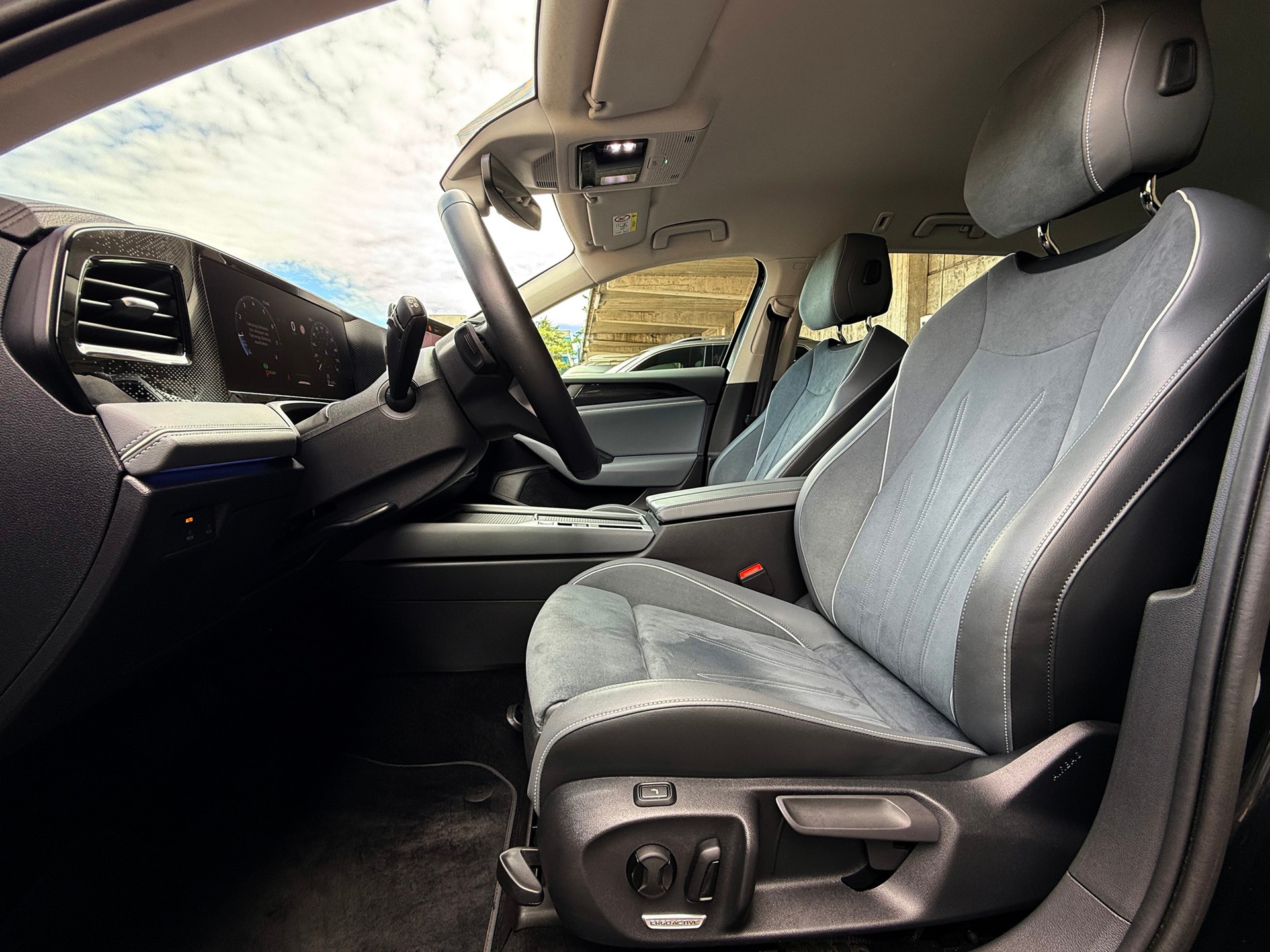 VW Passat Variant 1.5 eTSI evo2 Business DSG-image-5