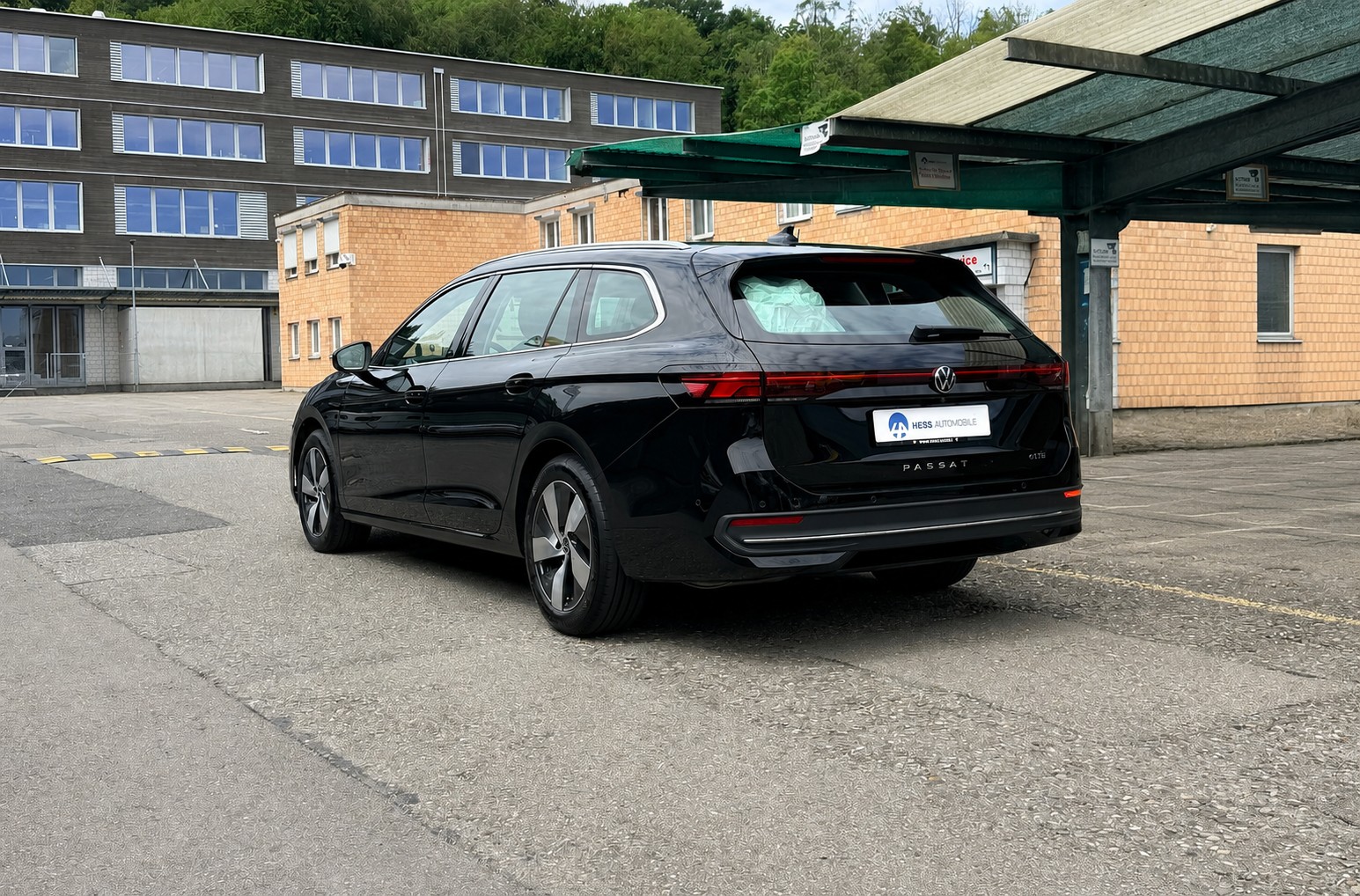 VW Passat Variant 1.5 eTSI evo2 Business DSG-image-3
