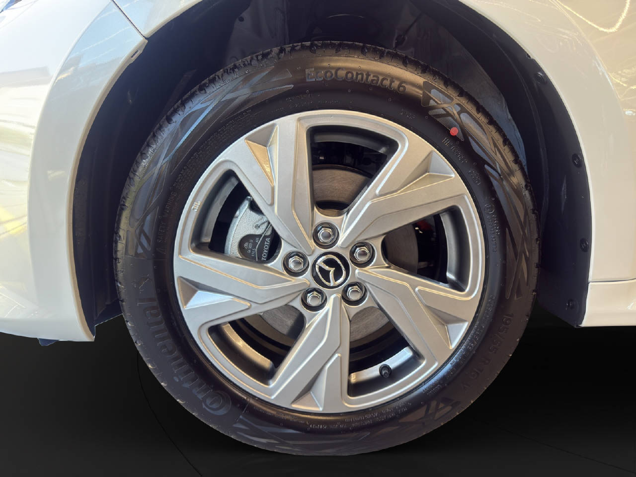 MAZDA 2 1.5 Hybrid 116 PS Exclusive-Line-showroom-element-3