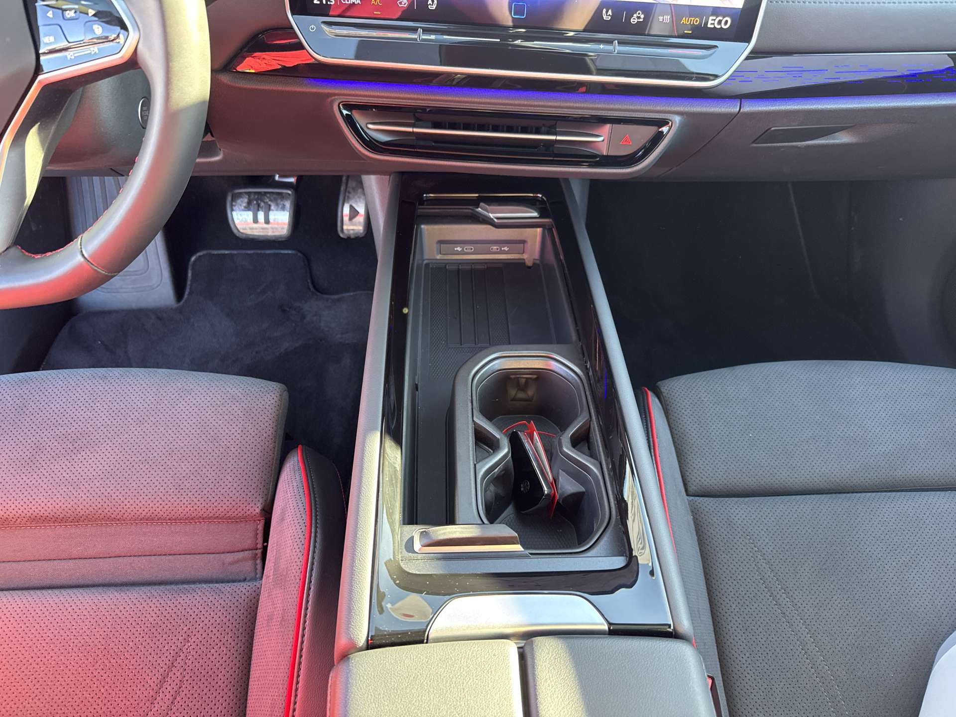 VW ID.7 Tourer GTX 86 kWh 340PS 4Motion Automat-image-11