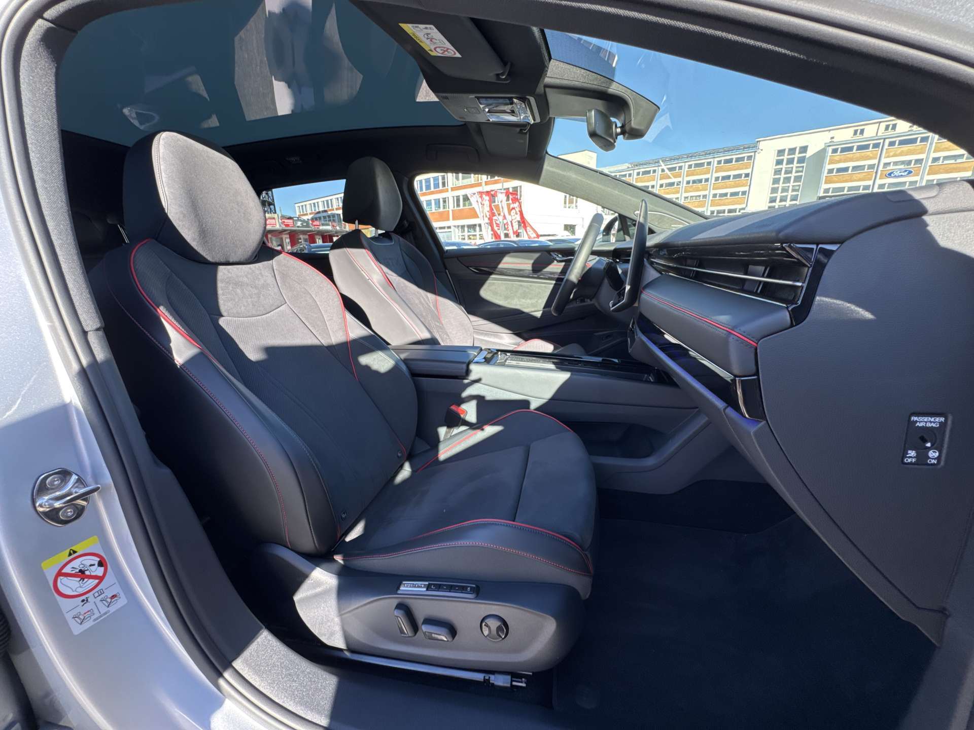 VW ID.7 Tourer GTX 86 kWh 340PS 4Motion Automat-image-12