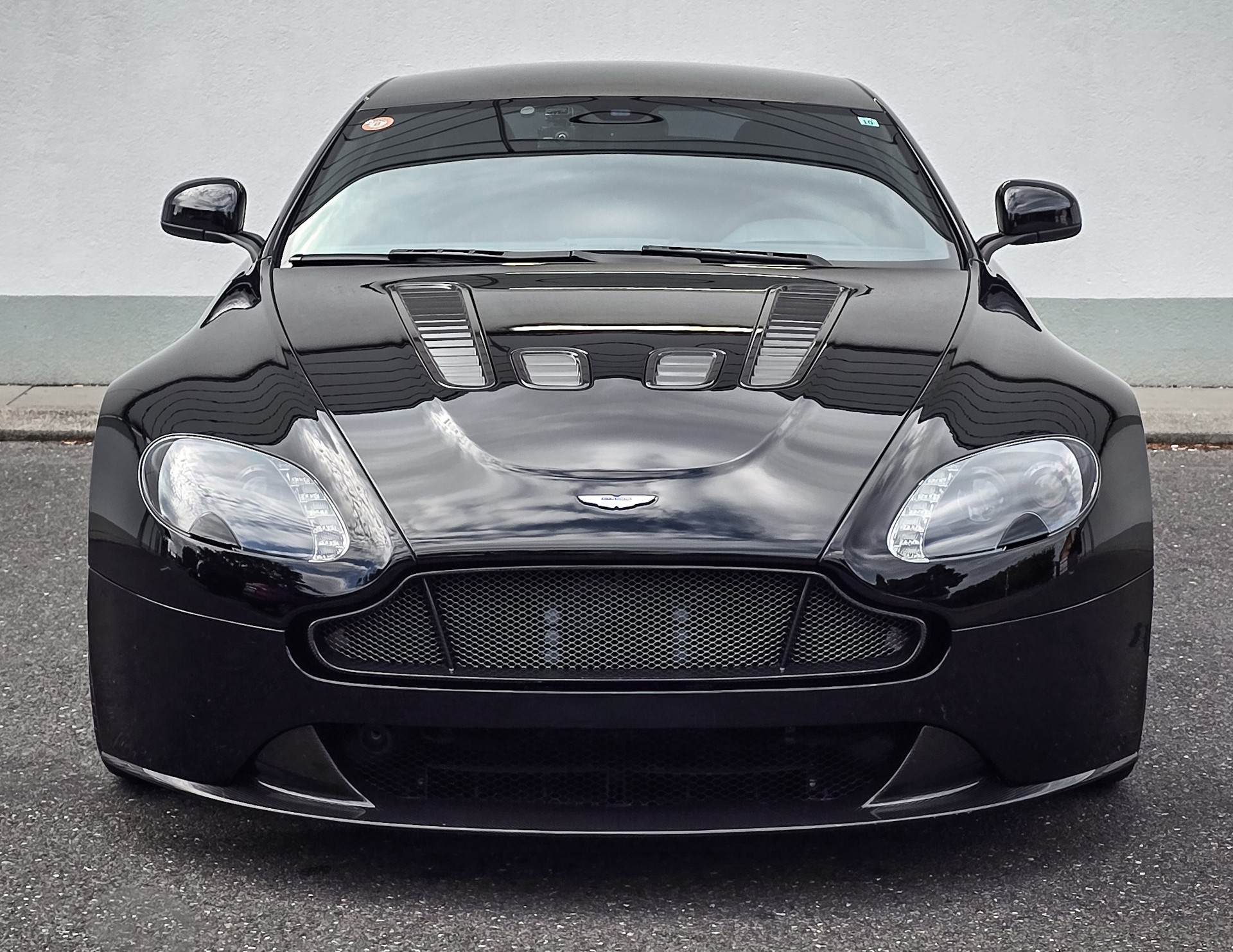 ASTON MARTIN V12 Vantage coupé S - 6.0 Sportshift-image-2