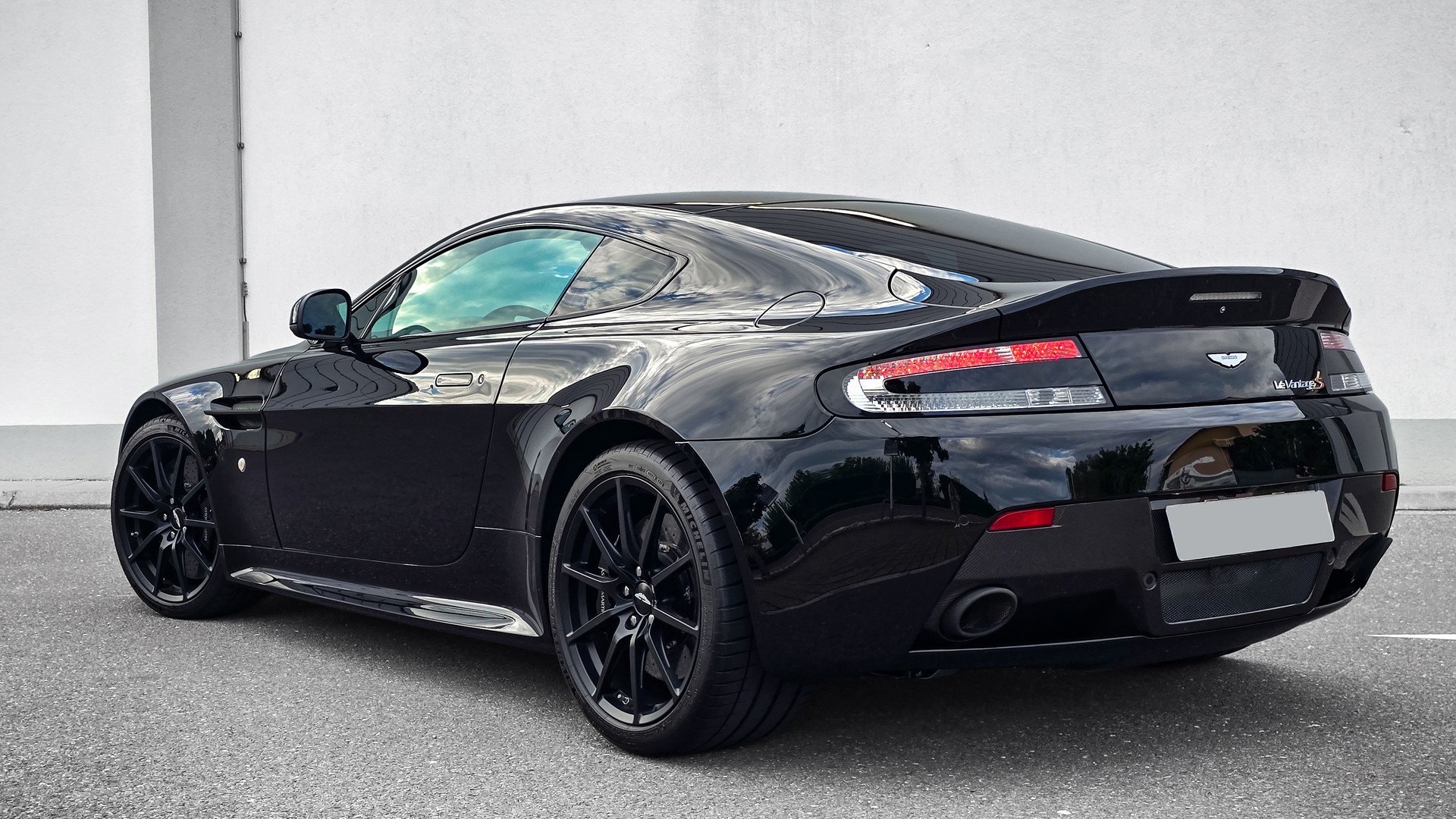 ASTON MARTIN V12 Vantage coupé S - 6.0 Sportshift-image-11