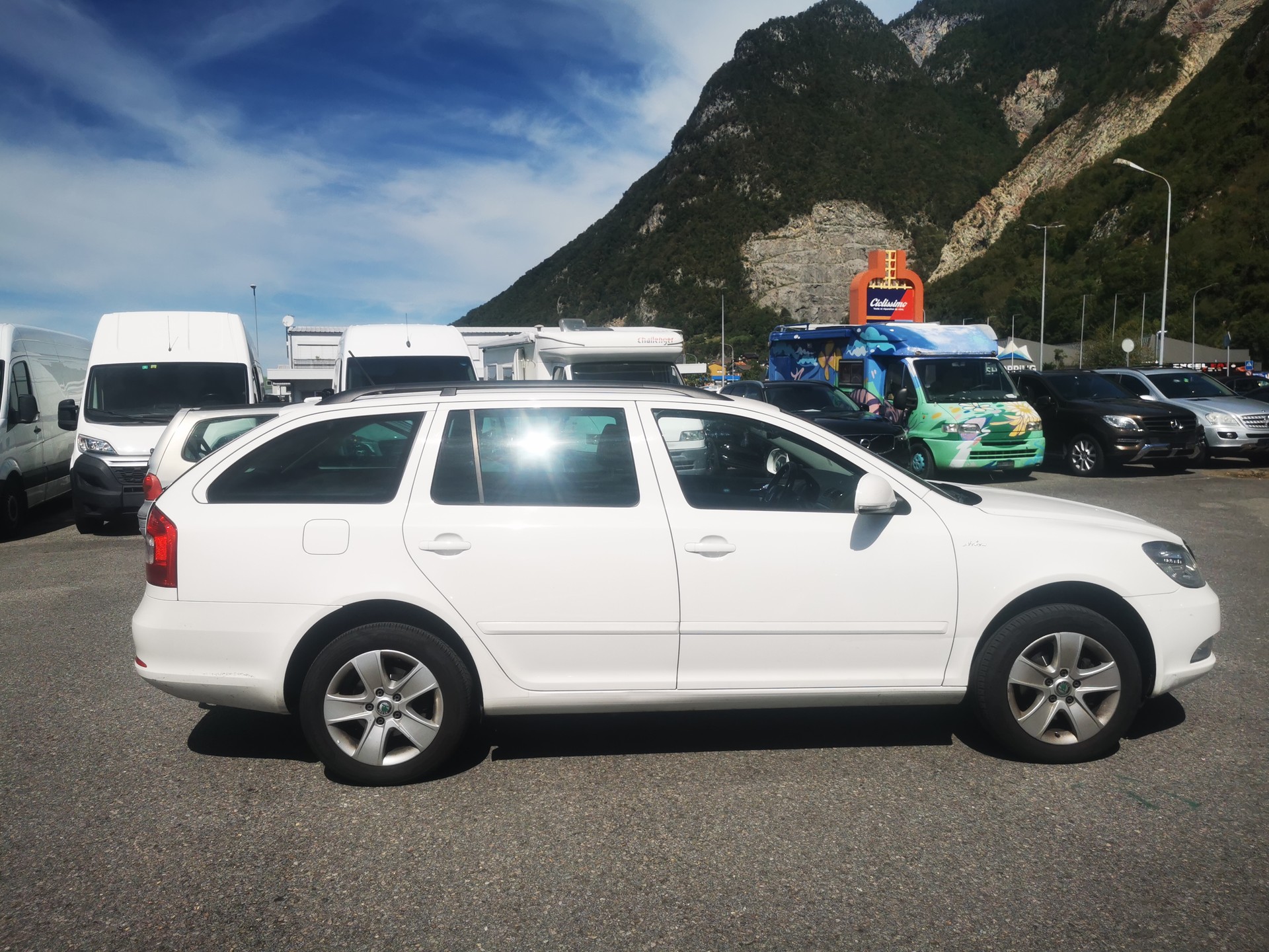 SKODA Octavia Combi 1.8 TSI Ambition 4x4 ** ROULE SUR 3 CYLINDRES**-image-5