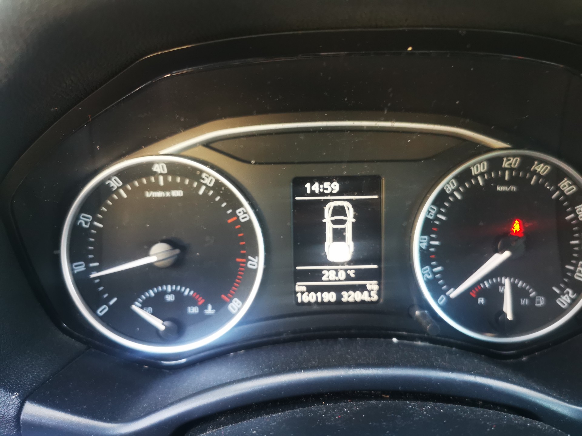 SKODA Octavia Combi 1.8 TSI Ambition 4x4 ** ROULE SUR 3 CYLINDRES**-image-9