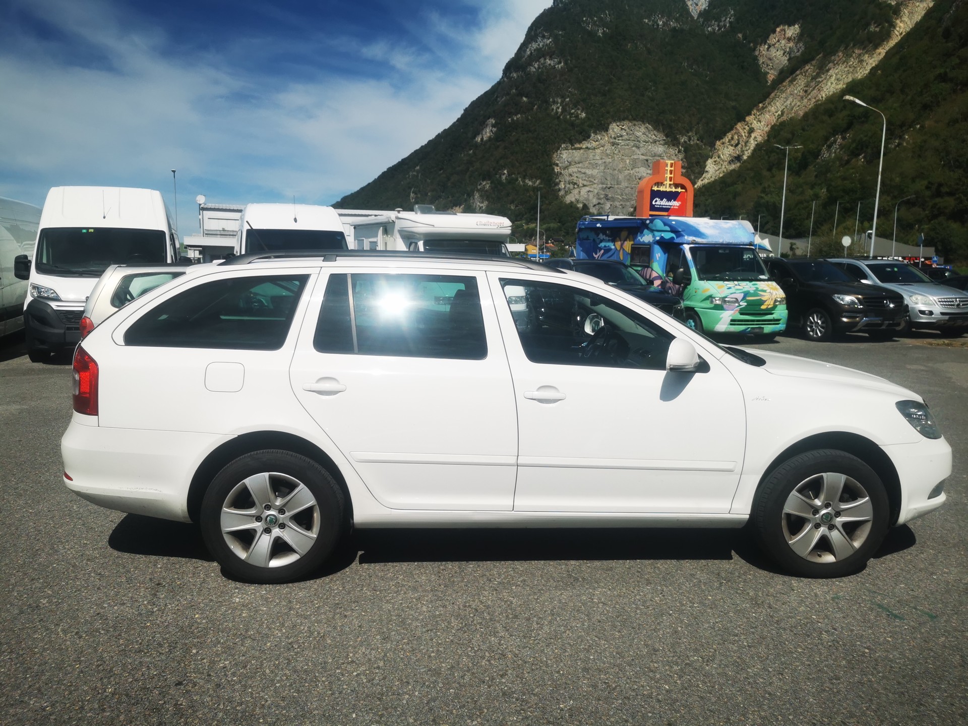 SKODA Octavia Combi 1.8 TSI Ambition 4x4 ** ROULE SUR 3 CYLINDRES**-image-6