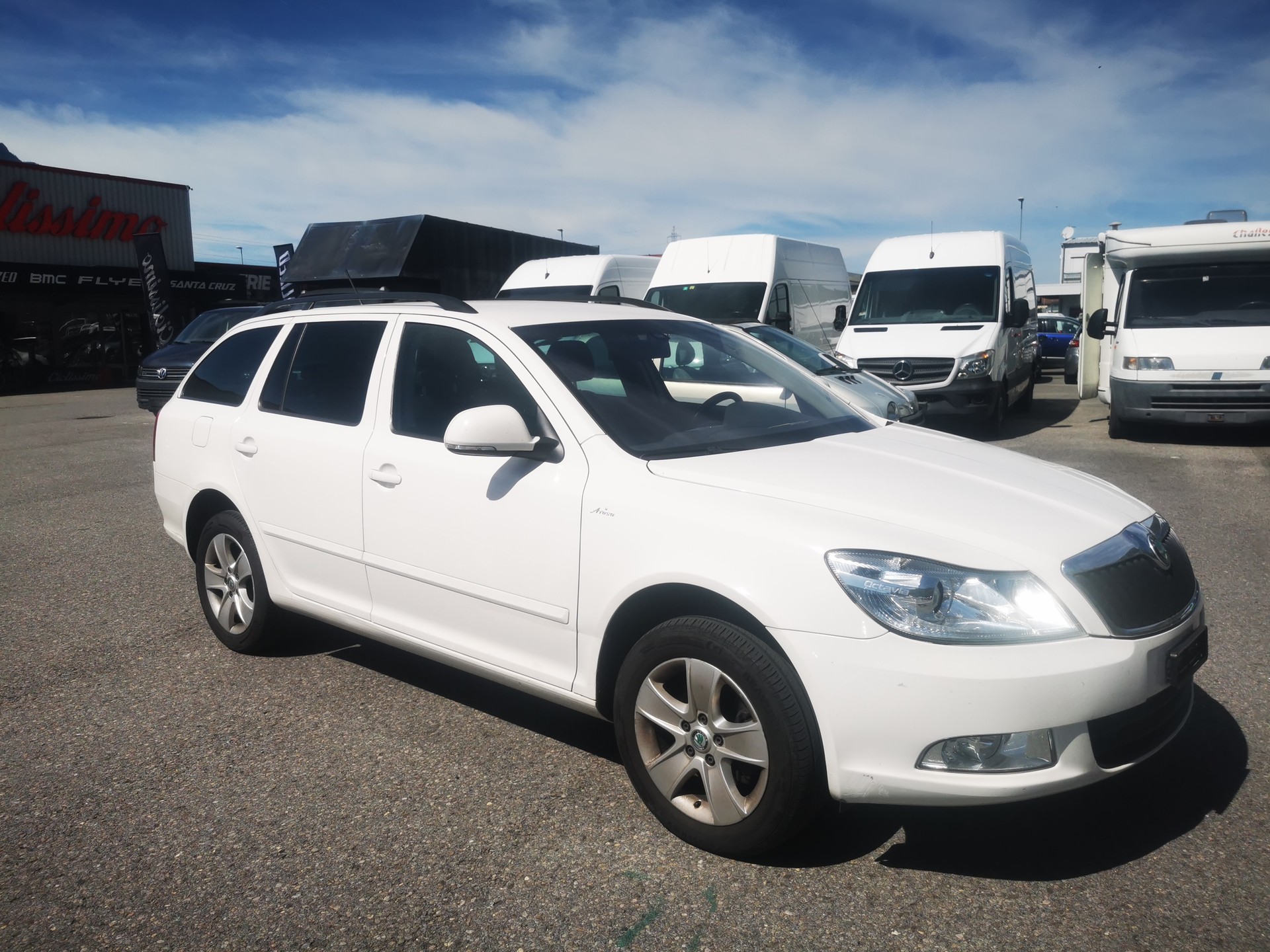 SKODA Octavia Combi 1.8 TSI Ambition 4x4 ** ROULE SUR 3 CYLINDRES**-image-7