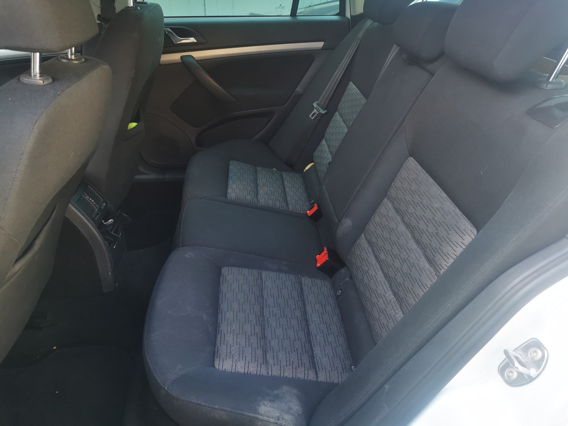 SKODA Octavia Combi 1.8 TSI Ambition 4x4 ** ROULE SUR 3 CYLINDRES**-image-12