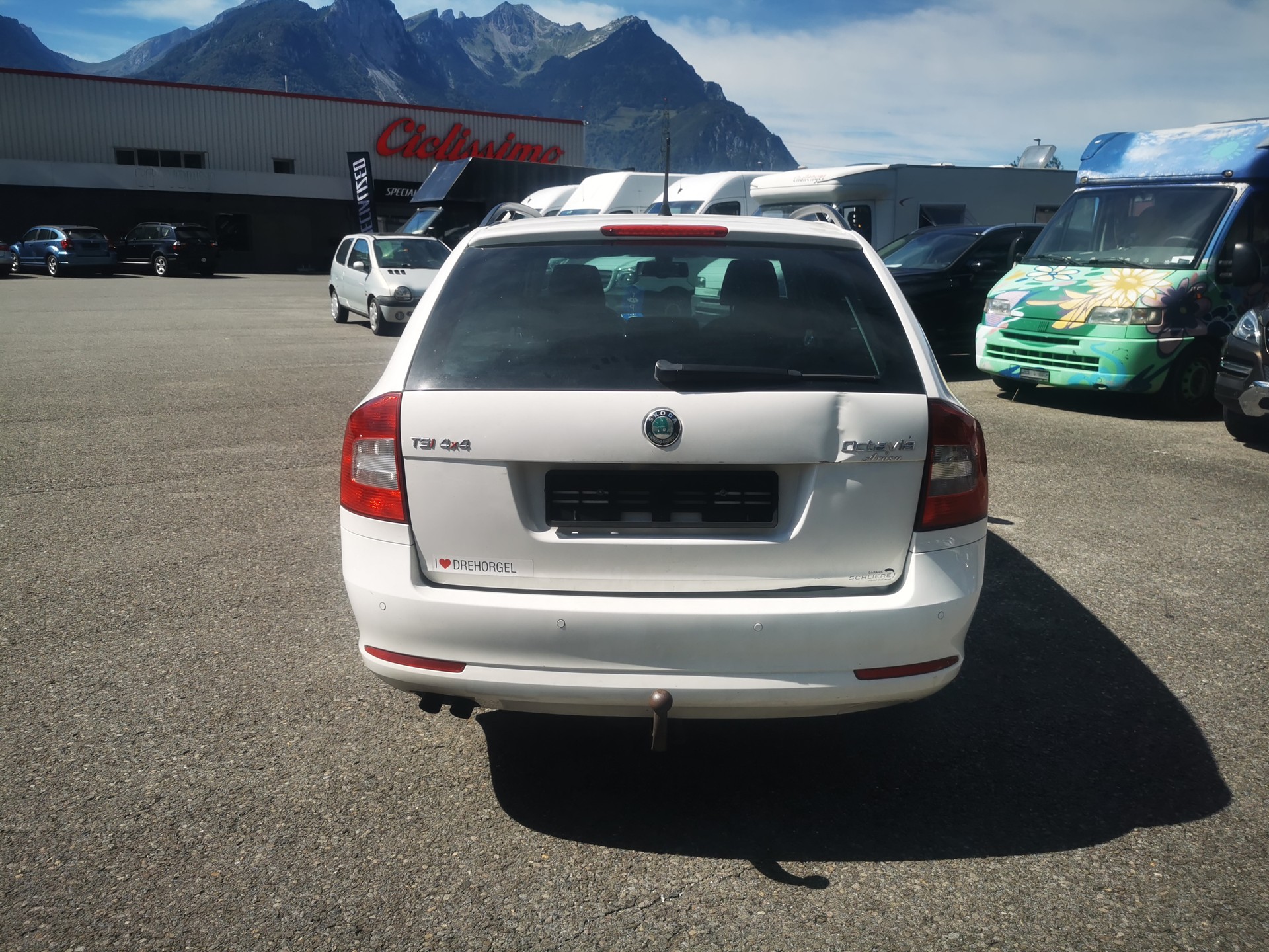 SKODA Octavia Combi 1.8 TSI Ambition 4x4 ** ROULE SUR 3 CYLINDRES**-image-4