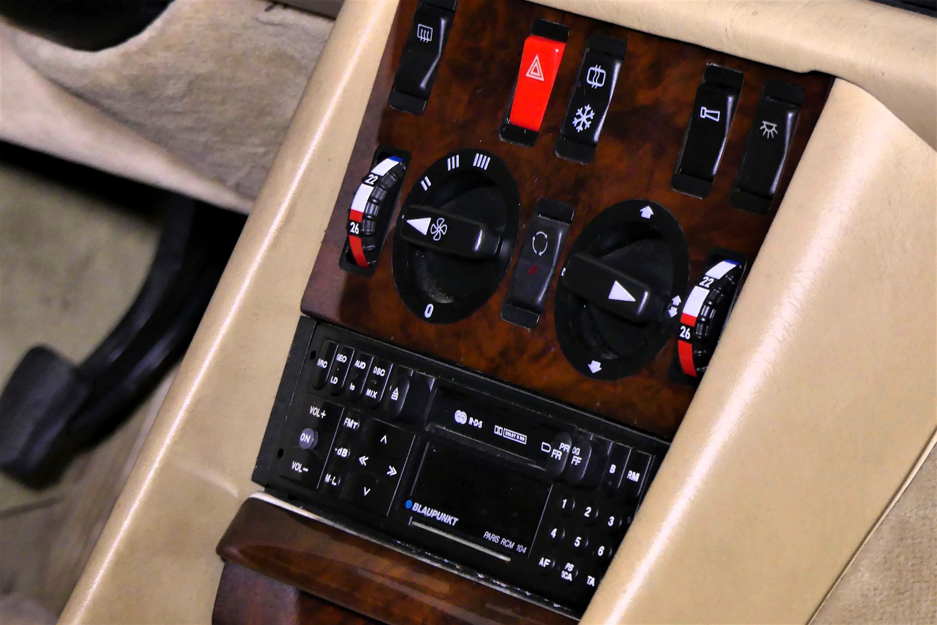 MERCEDES-BENZ 420 SEC Automatic-image-13