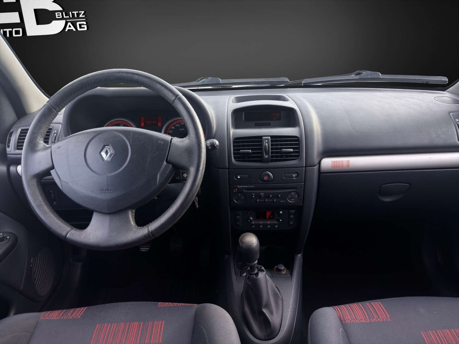RENAULT Clio 1.4 16V Dynamique Confort mit 98 PS-image-10