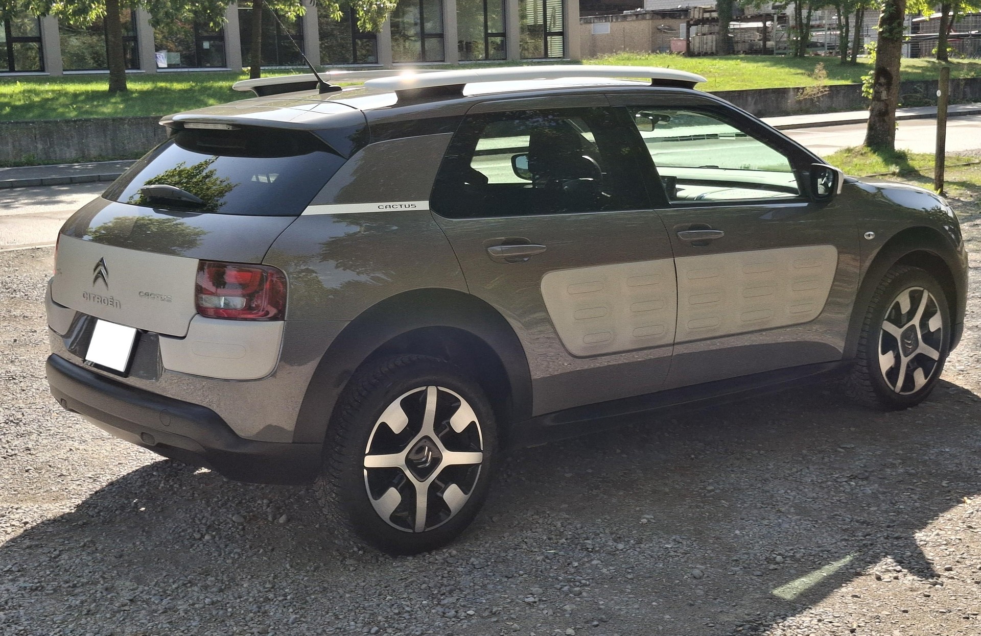 CITROEN 1.2 PureTech Shine Ed.-image-3