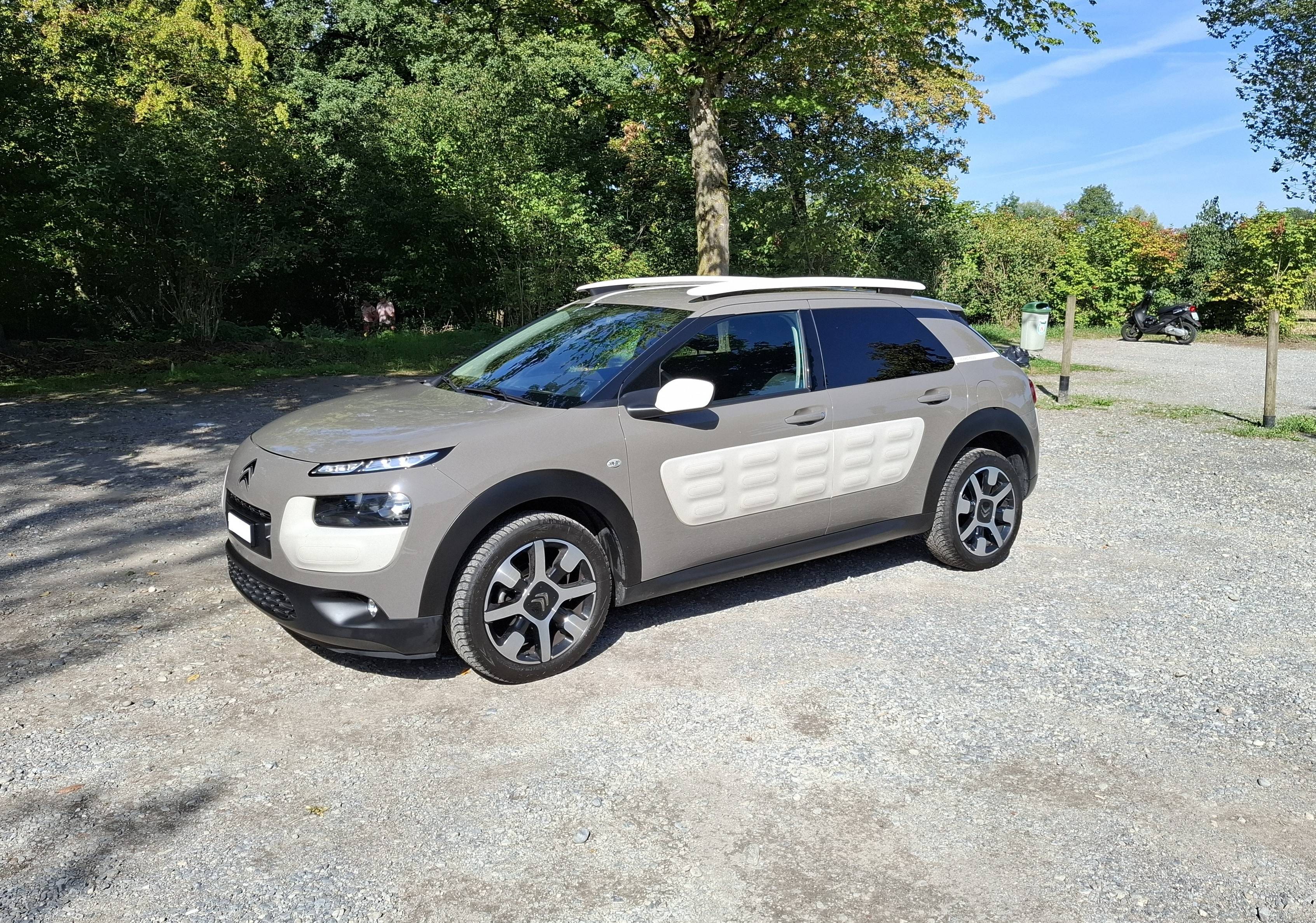 CITROEN 1.2 PureTech Shine Ed. — slika 1