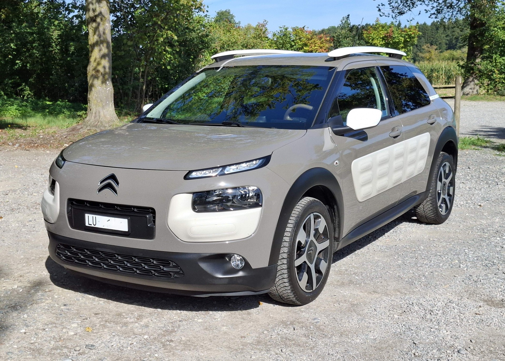 CITROEN 1.2 PureTech Shine Ed.-image-1