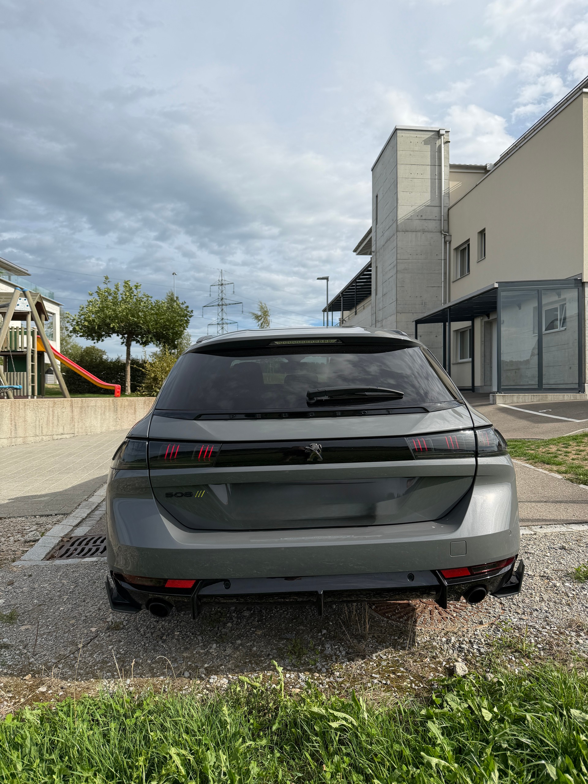 PEUGEOT 1.6 Plug-in Hybrid4 PSE-image-1