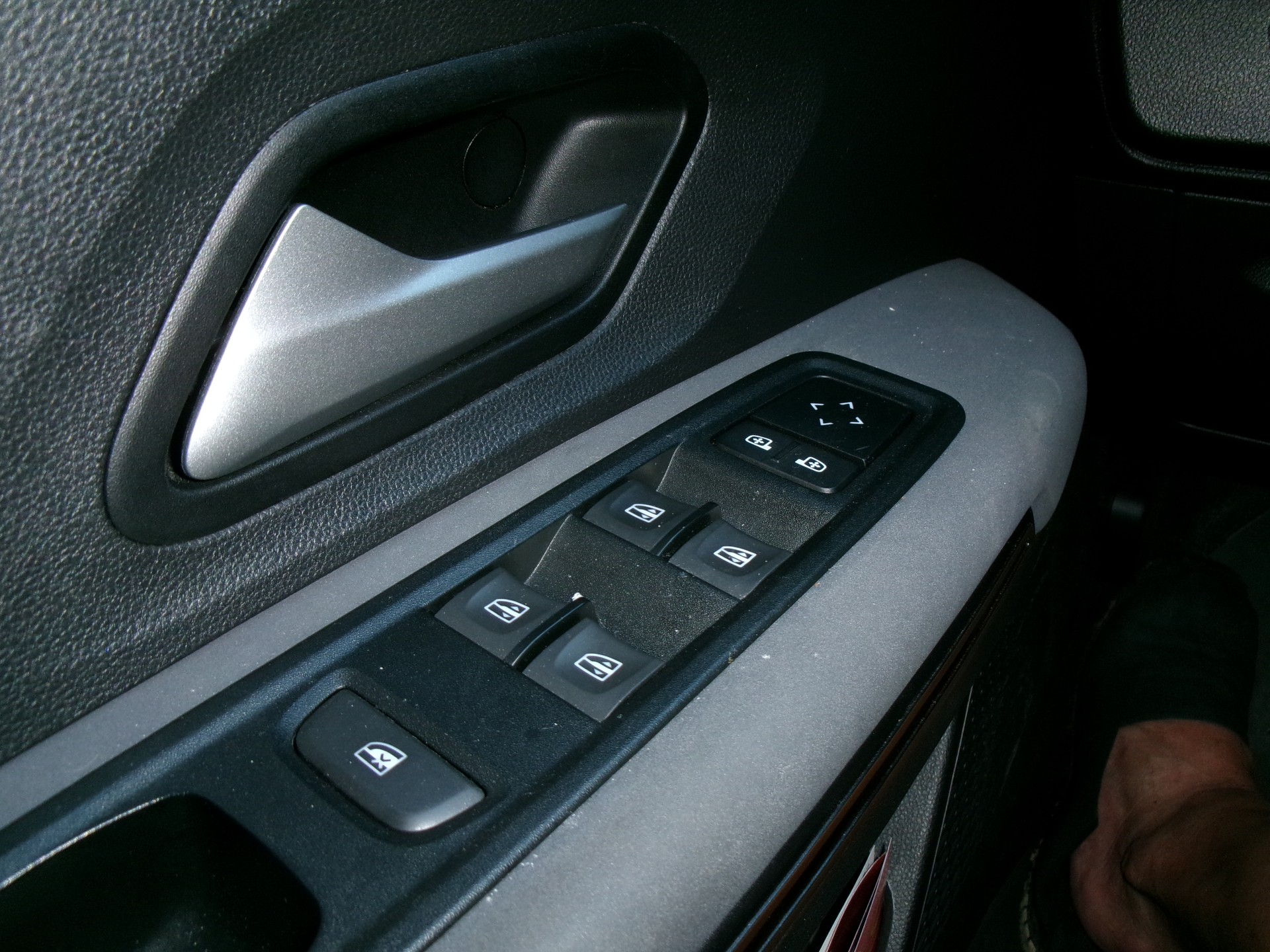 DACIA Jogger HEV 140 Extreme-image-7