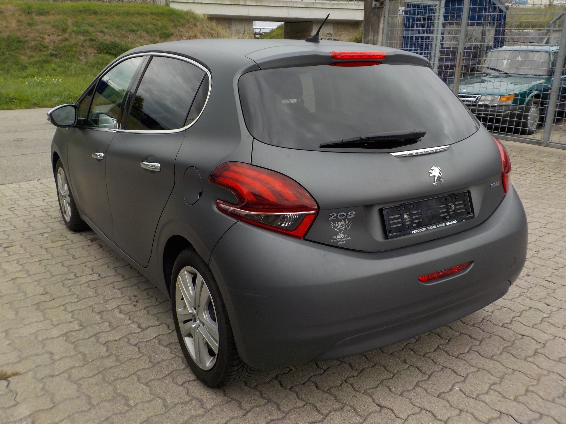 PEUGEOT 208 1.2 PureTech Style-image-2