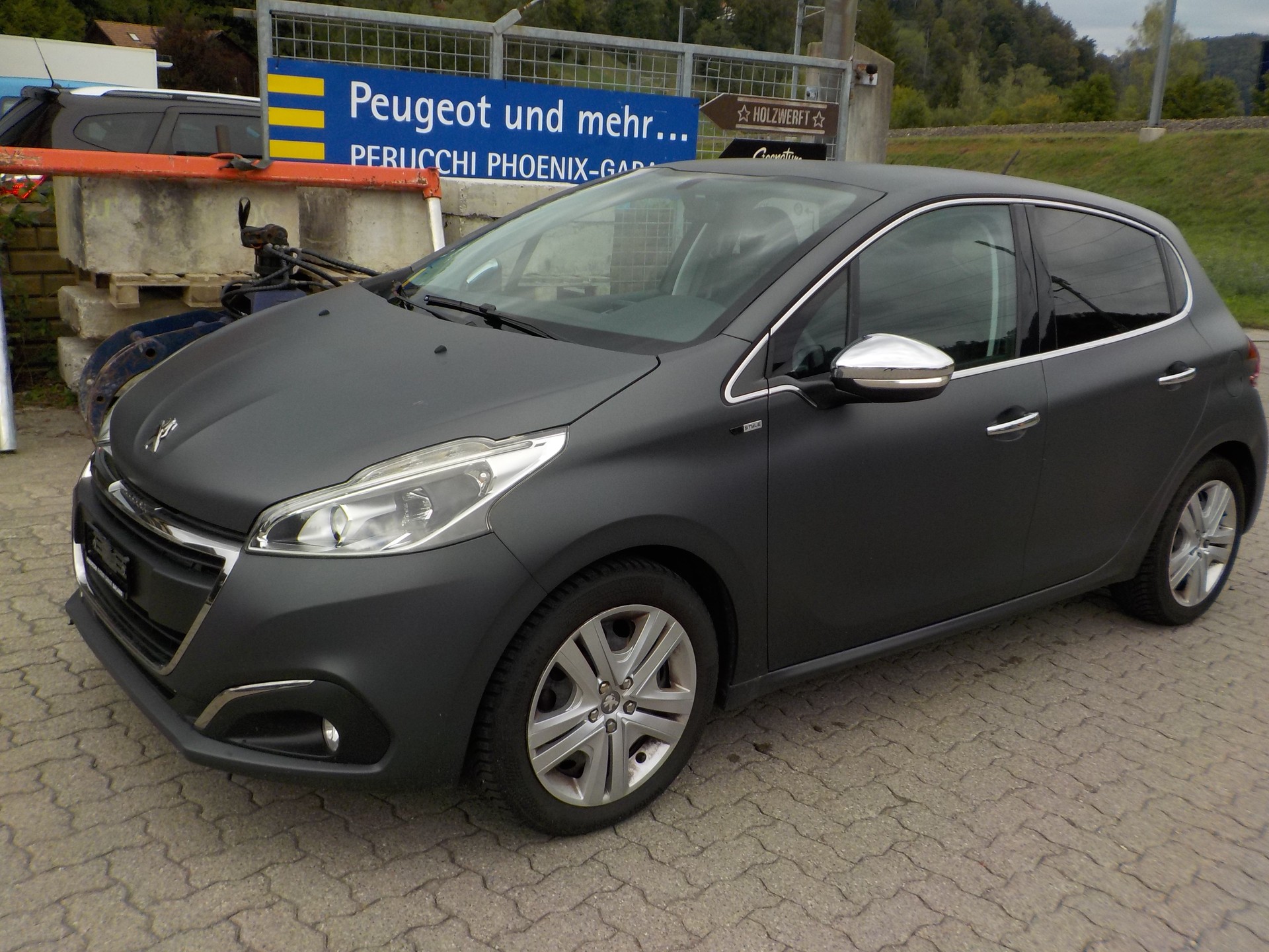 PEUGEOT 208 1.2 PureTech Style-image-0
