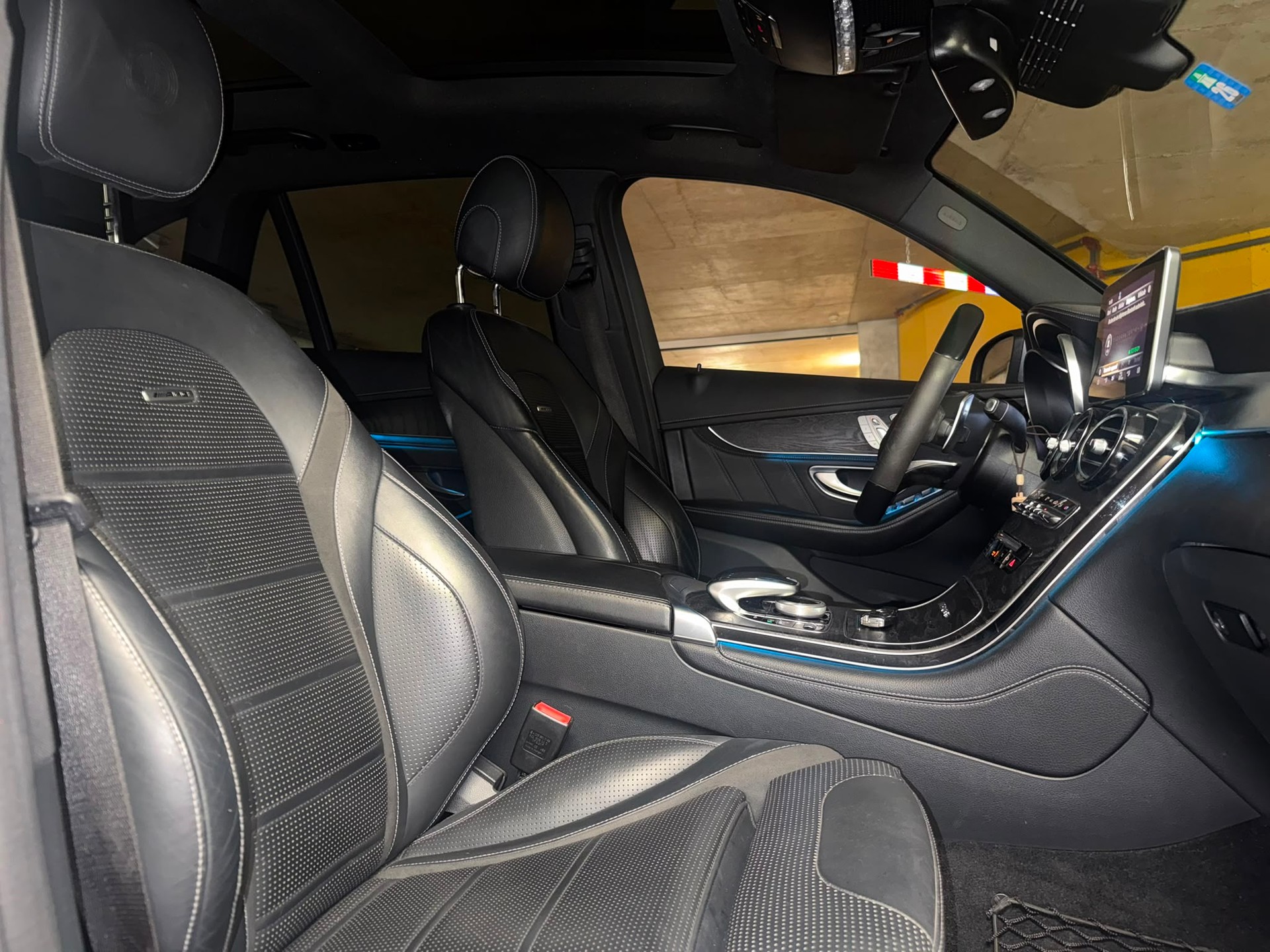 MERCEDES-BENZ GLC 63 S AMG 4Matic+ 9G-Tronic-image-12