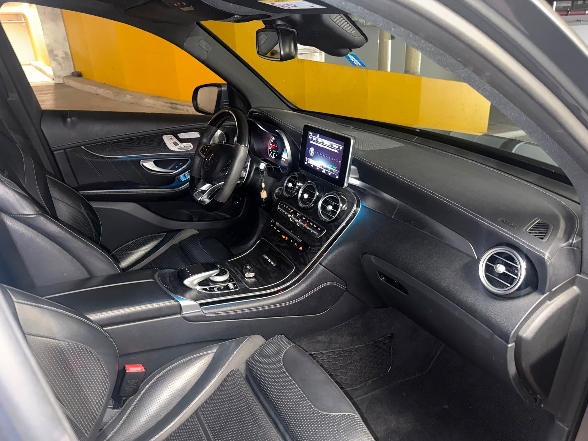 MERCEDES-BENZ GLC 63 S AMG 4Matic+ 9G-Tronic-image-11