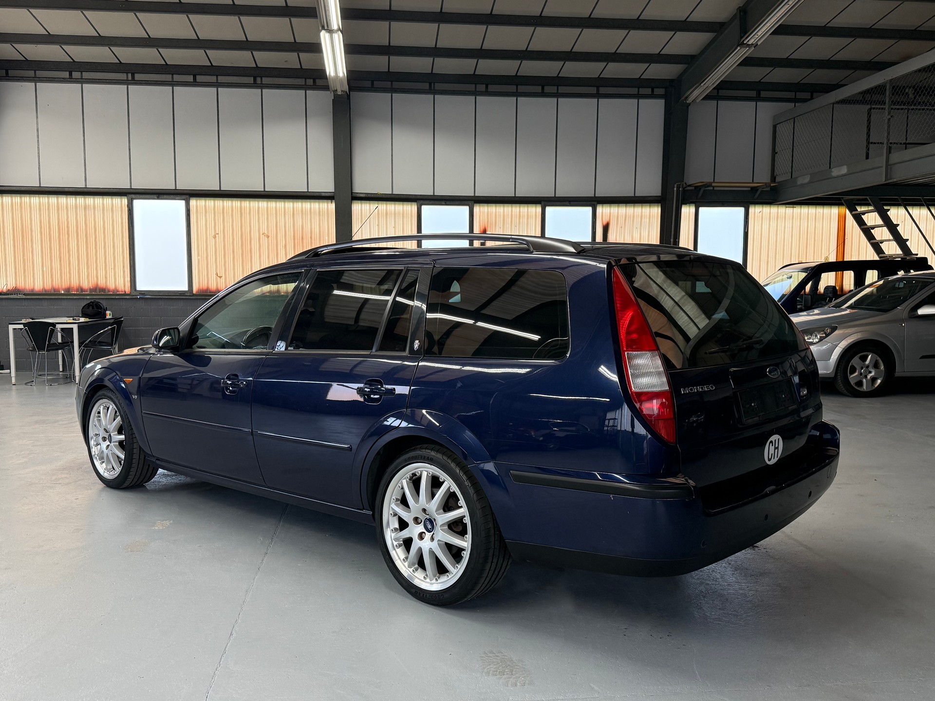 FORD Mondeo 2.5i V6 Executive **Automatik**-image-3