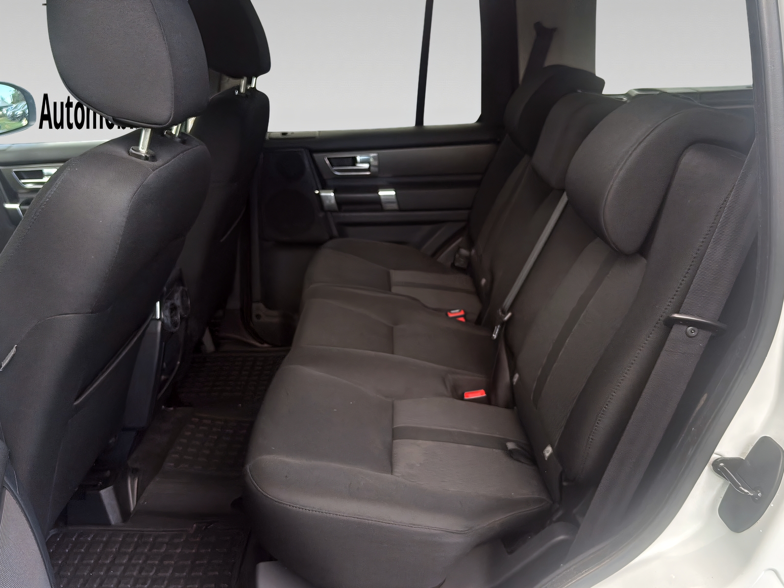 LAND ROVER Discovery 3.0 TDV6 S Automatic-image-12