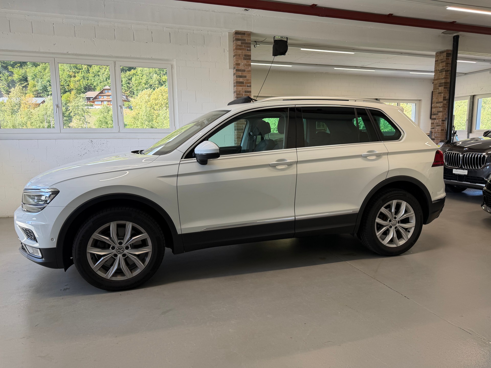 VW Tiguan 2.0TSI Highline 4Motion DSG-image-2
