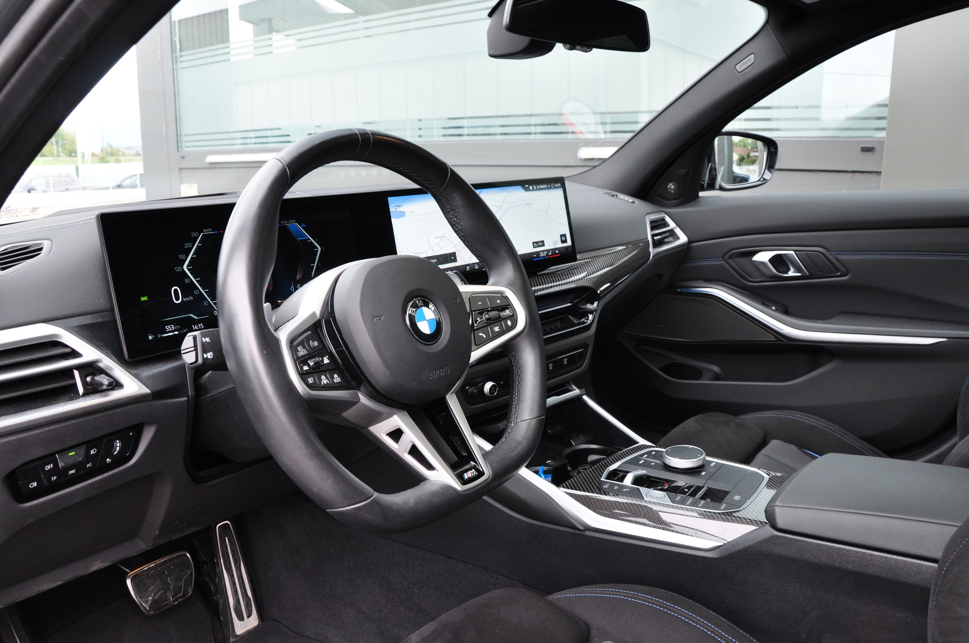 BMW 320d xDrive 48V Touring Steptronic M Sport Pro-image-18
