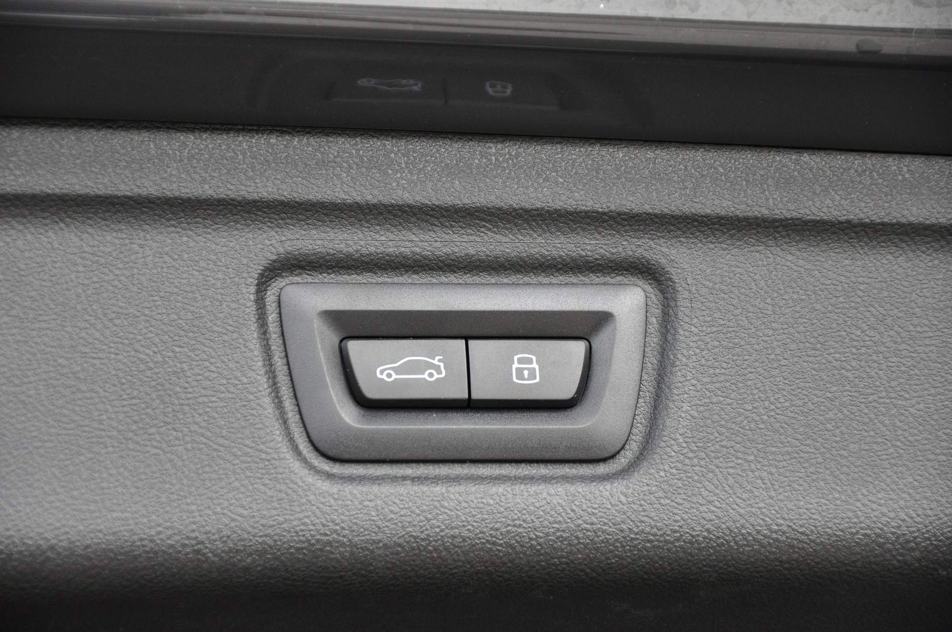 BMW 320d xDrive 48V Touring Steptronic M Sport Pro-image-19