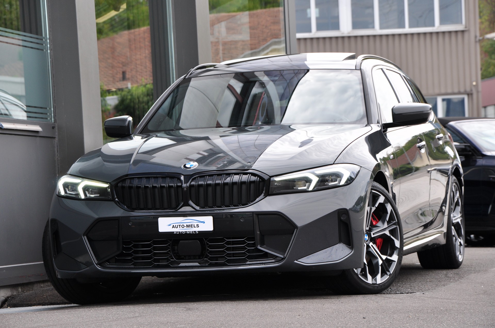 BMW 320d xDrive 48V Touring Steptronic M Sport Pro-image-0