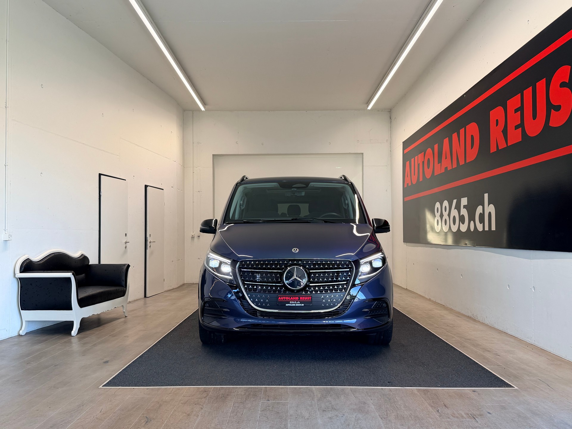 MERCEDES-BENZ V 300 d lang AMG Line 4Matic 9G-Tronic-showroom-element-1
