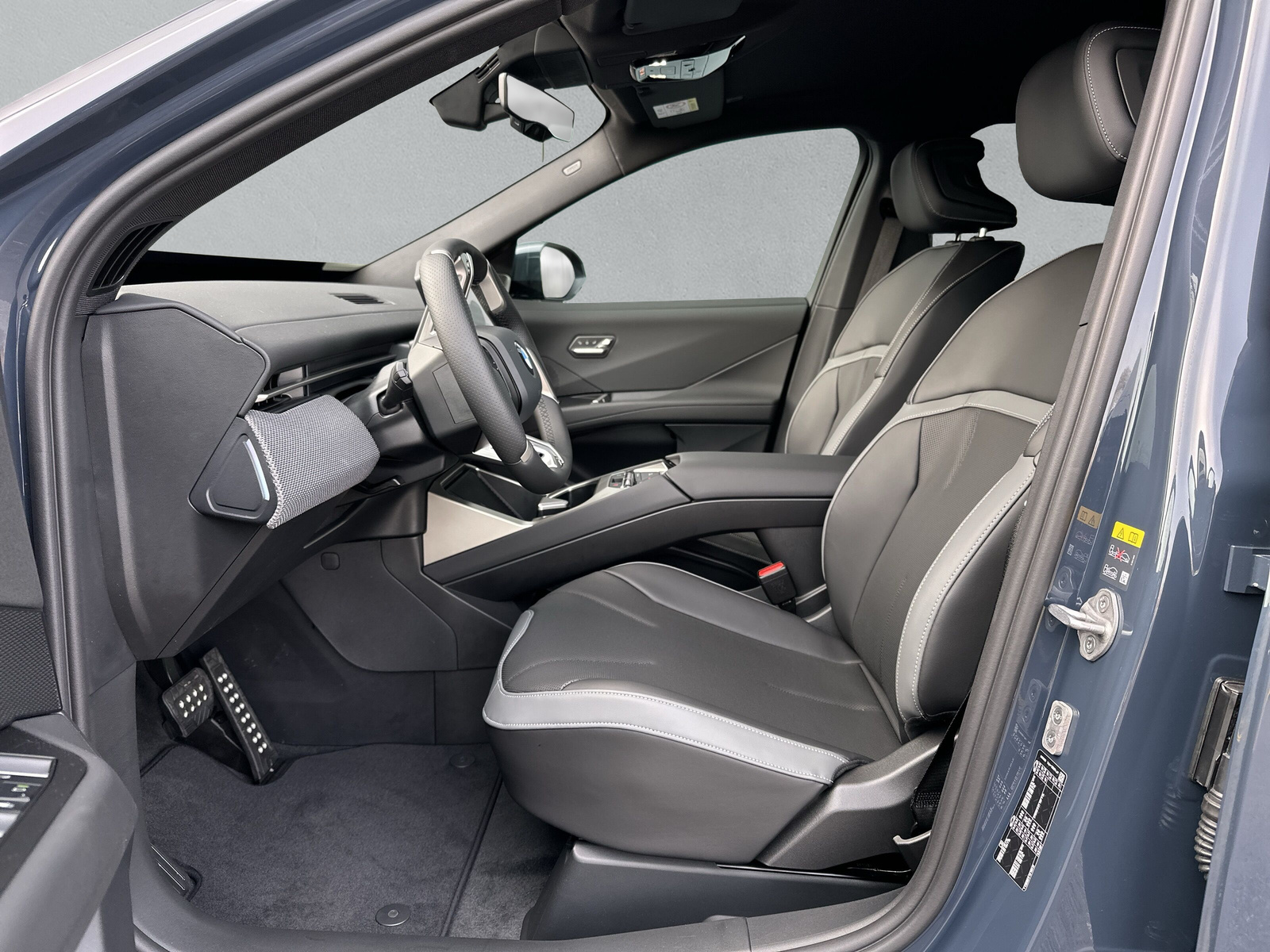 BMW iX3 50 xDrive M Sport-image-10