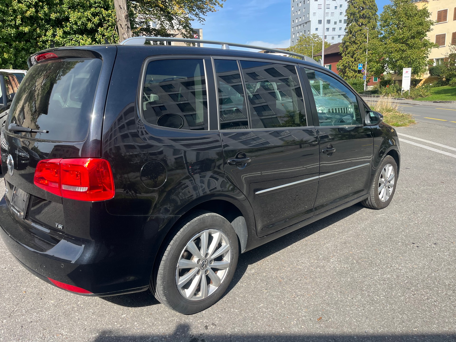 VW Touran 1.4 TSI Trendline-image-4
