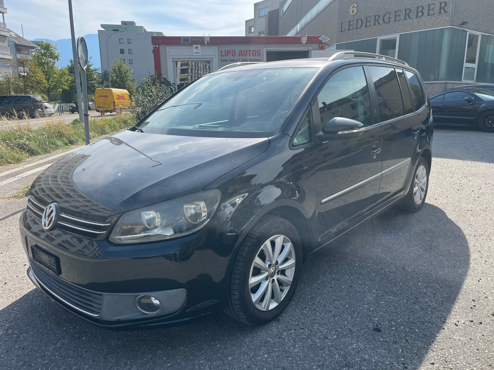 VW Touran 1.4 TSI Trendline-image-1