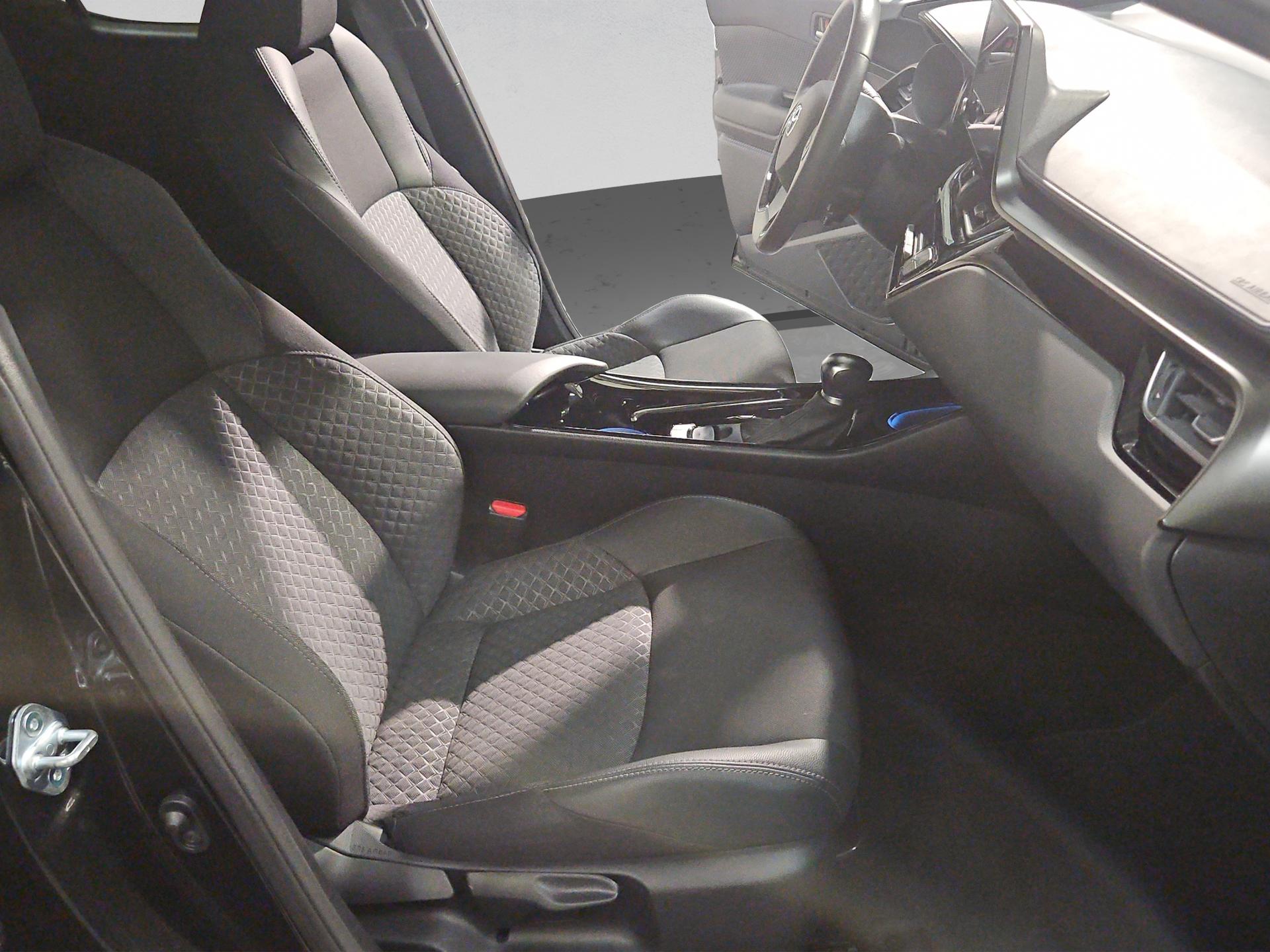TOYOTA C-HR 1.8 HSD CVT Trend-image-16