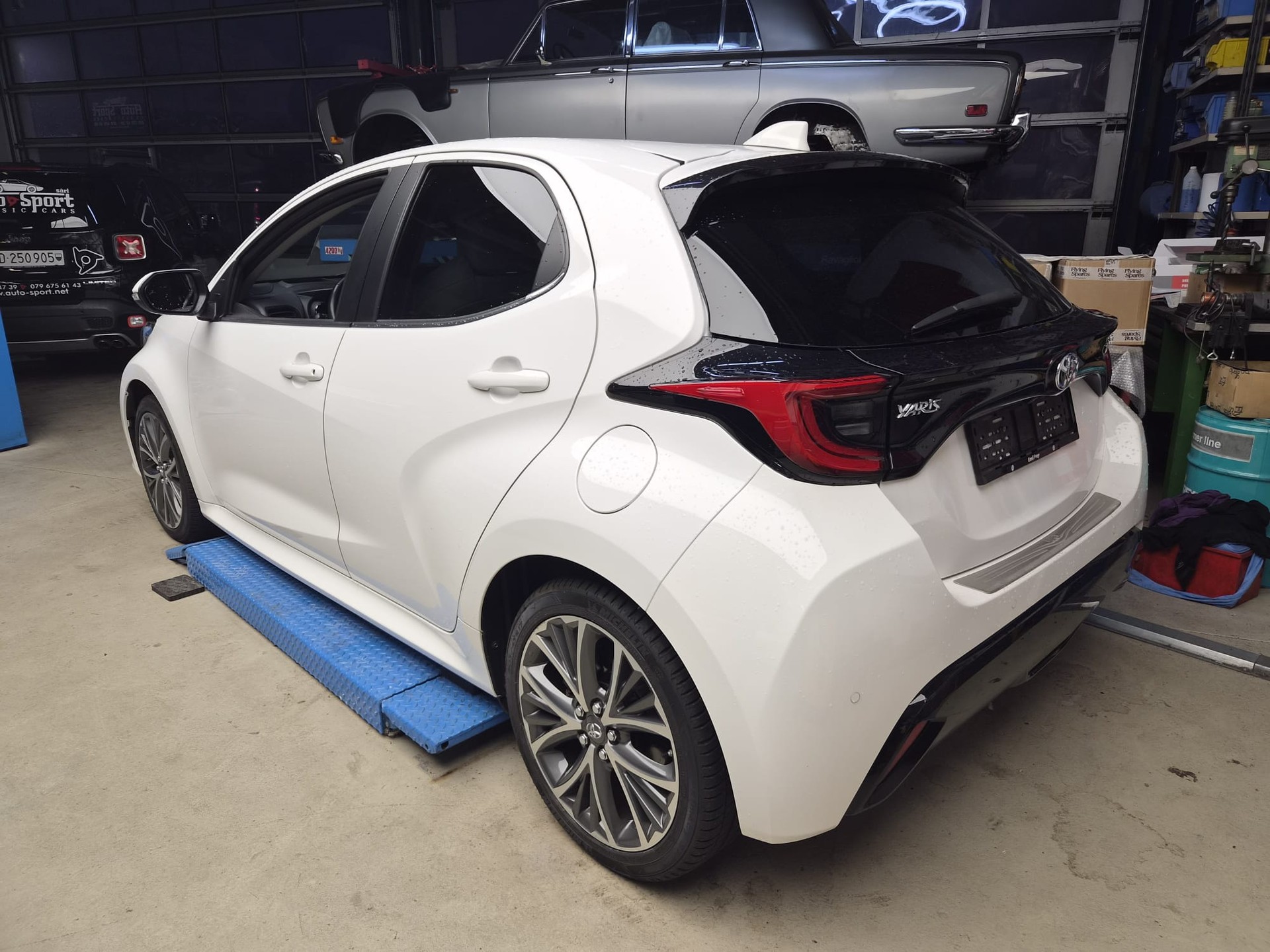 TOYOTA Yaris 1.5 Trend e-CVT-image-2