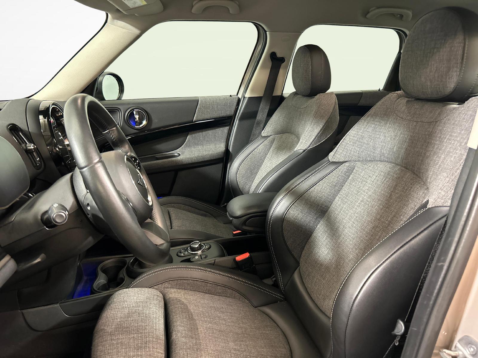 MINI Countryman F60 2.0i Cooper S ALL4-image-2