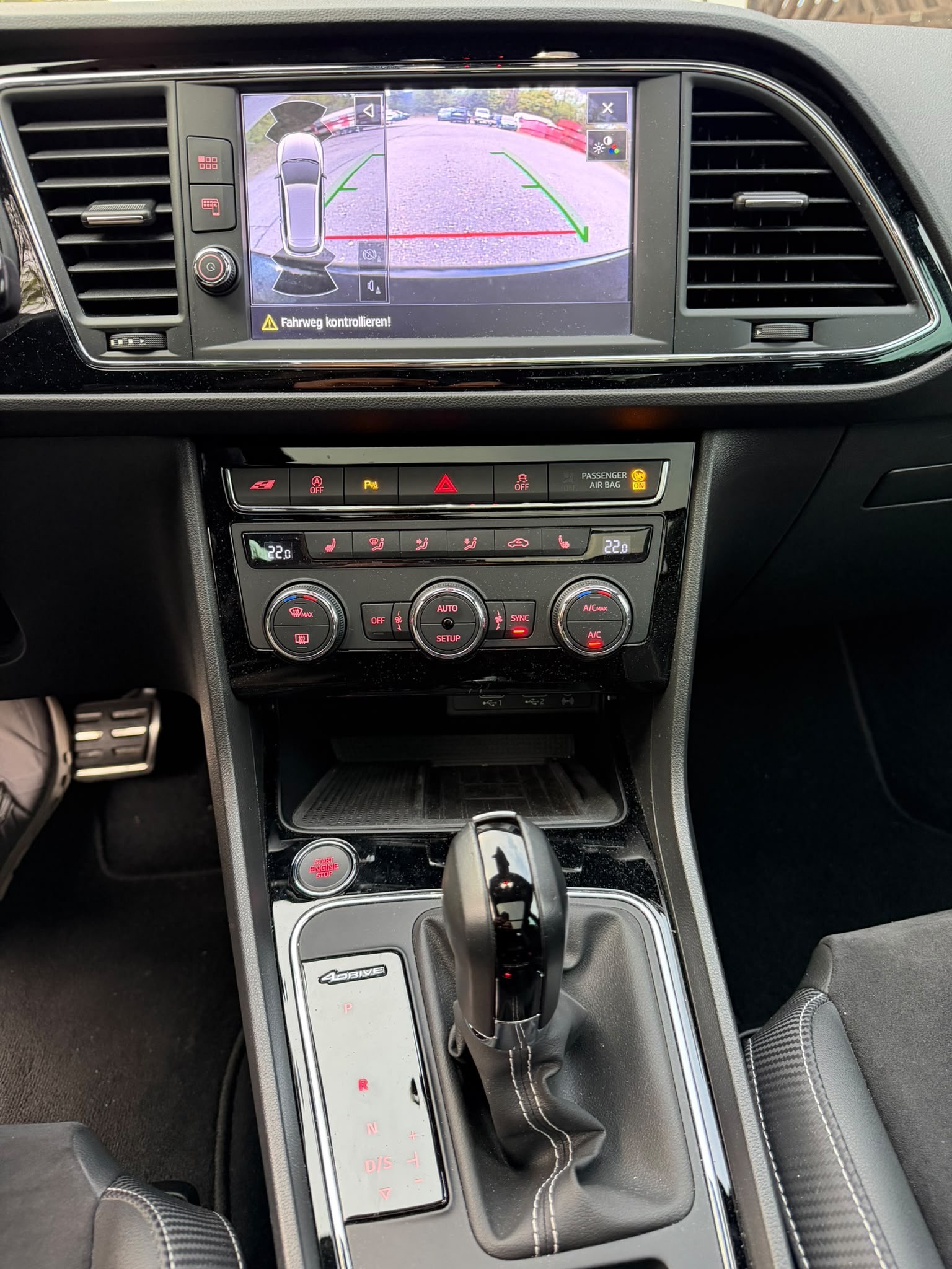 SEAT Leon ST 2.0 TSI Cupra 399 4 Drive DSG-image-7
