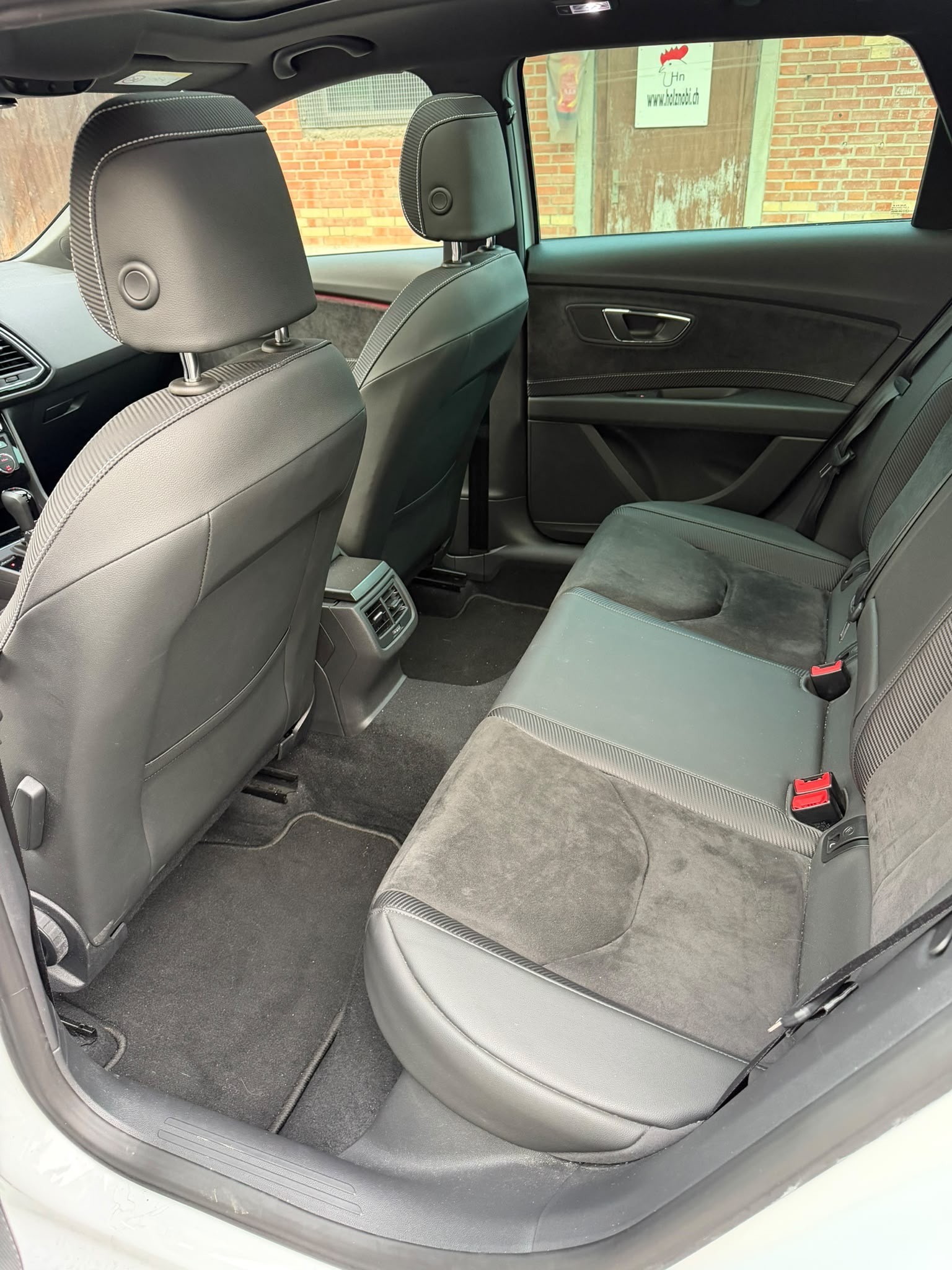 SEAT Leon ST 2.0 TSI Cupra 399 4 Drive DSG-image-9